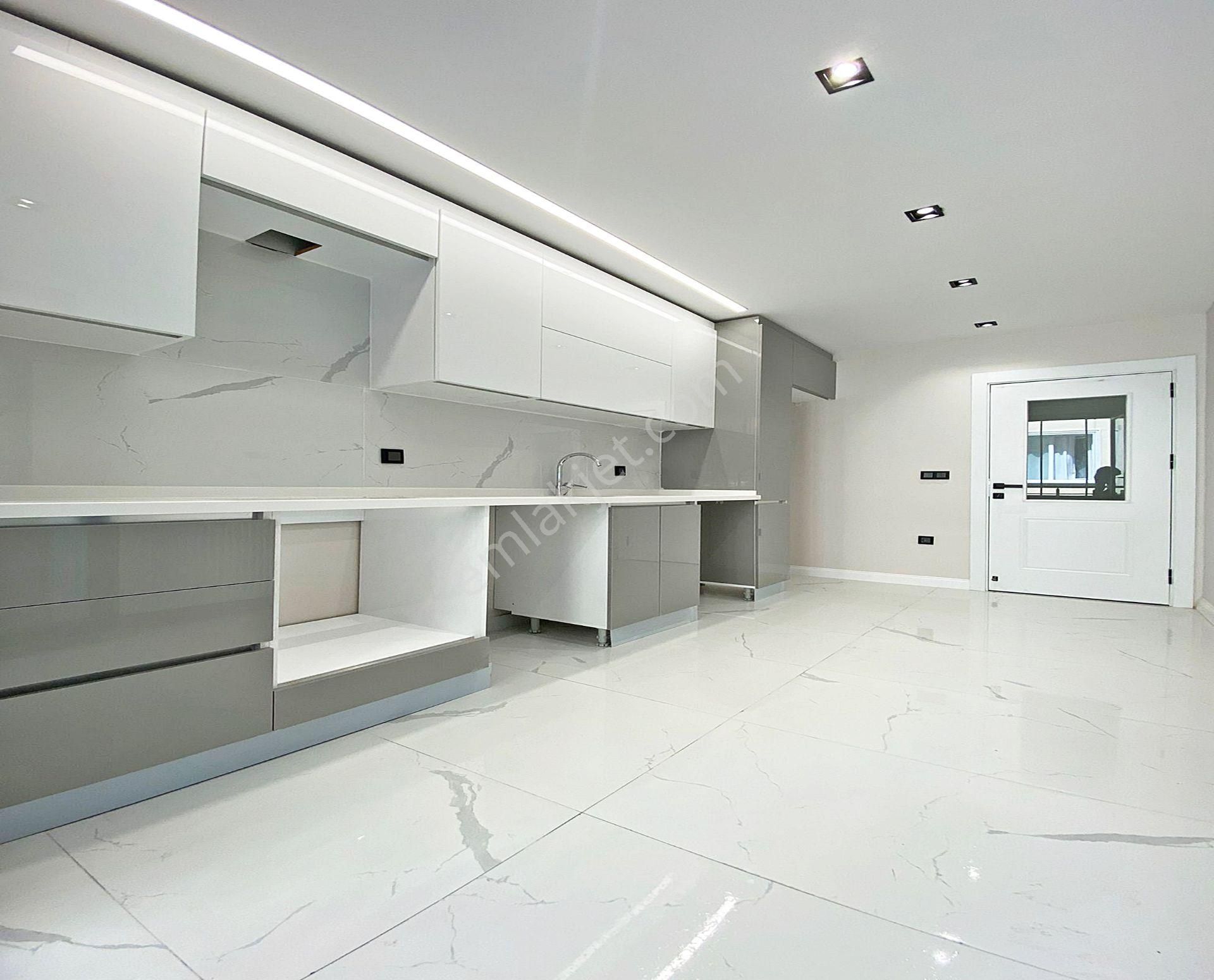 Bahçeşehir Lokasyonunda 3+1 Yeni İnşaat Hastaneye Okula Yakın Satılık Fırsat Daire - Görsel 19