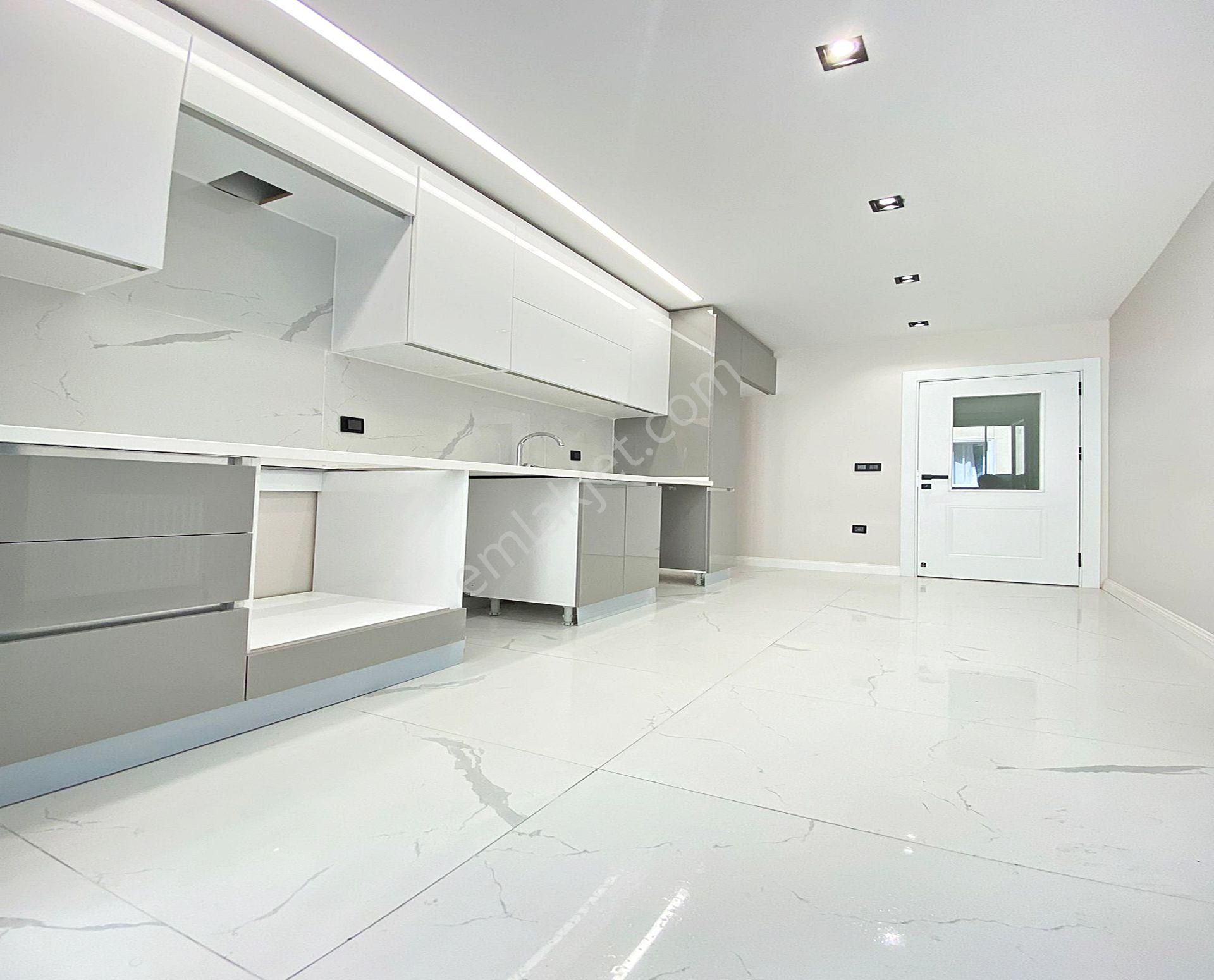 Bahçeşehir Lokasyonunda 3+1 Yeni İnşaat Hastaneye Okula Yakın Satılık Fırsat Daire - Görsel 2