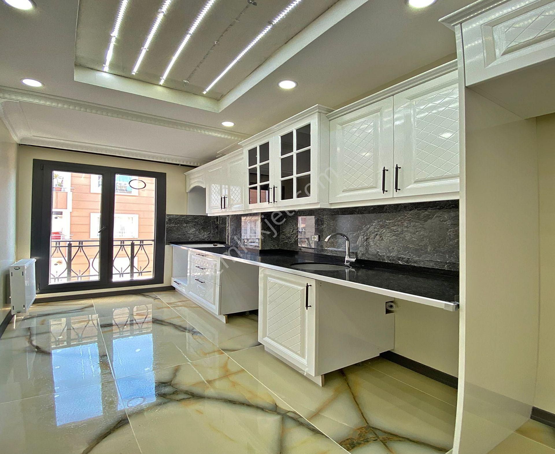 Bahçeşehir Konumunda Özel Tasarımlı Satılık 1+1 Avantajlı Daire - Görsel 28