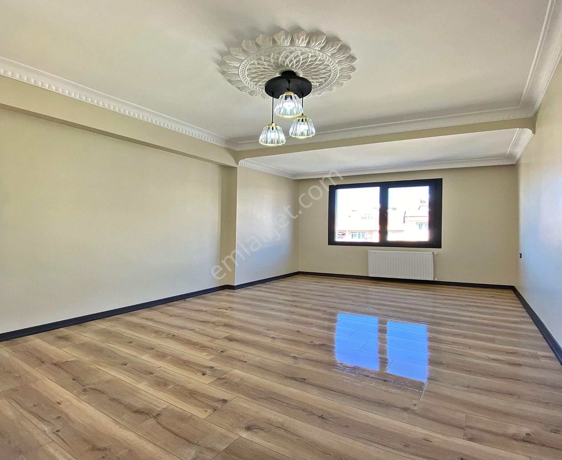 Bahçeşehir Konumunda Özel Tasarımlı Satılık 1+1 Avantajlı Daire - Görsel 2