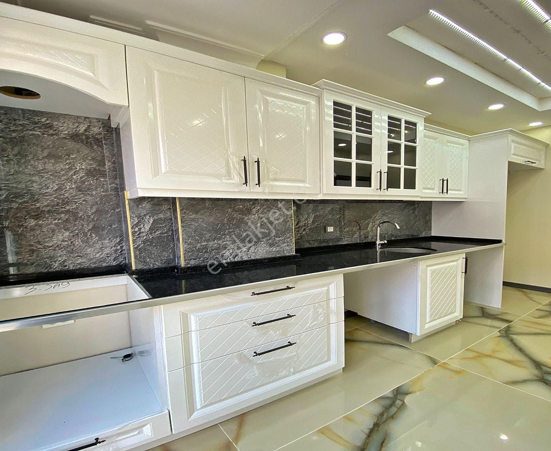 Bahçeşehir Konumunda Özel Tasarımlı Satılık 1+1 Avantajlı Daire - Görsel 30