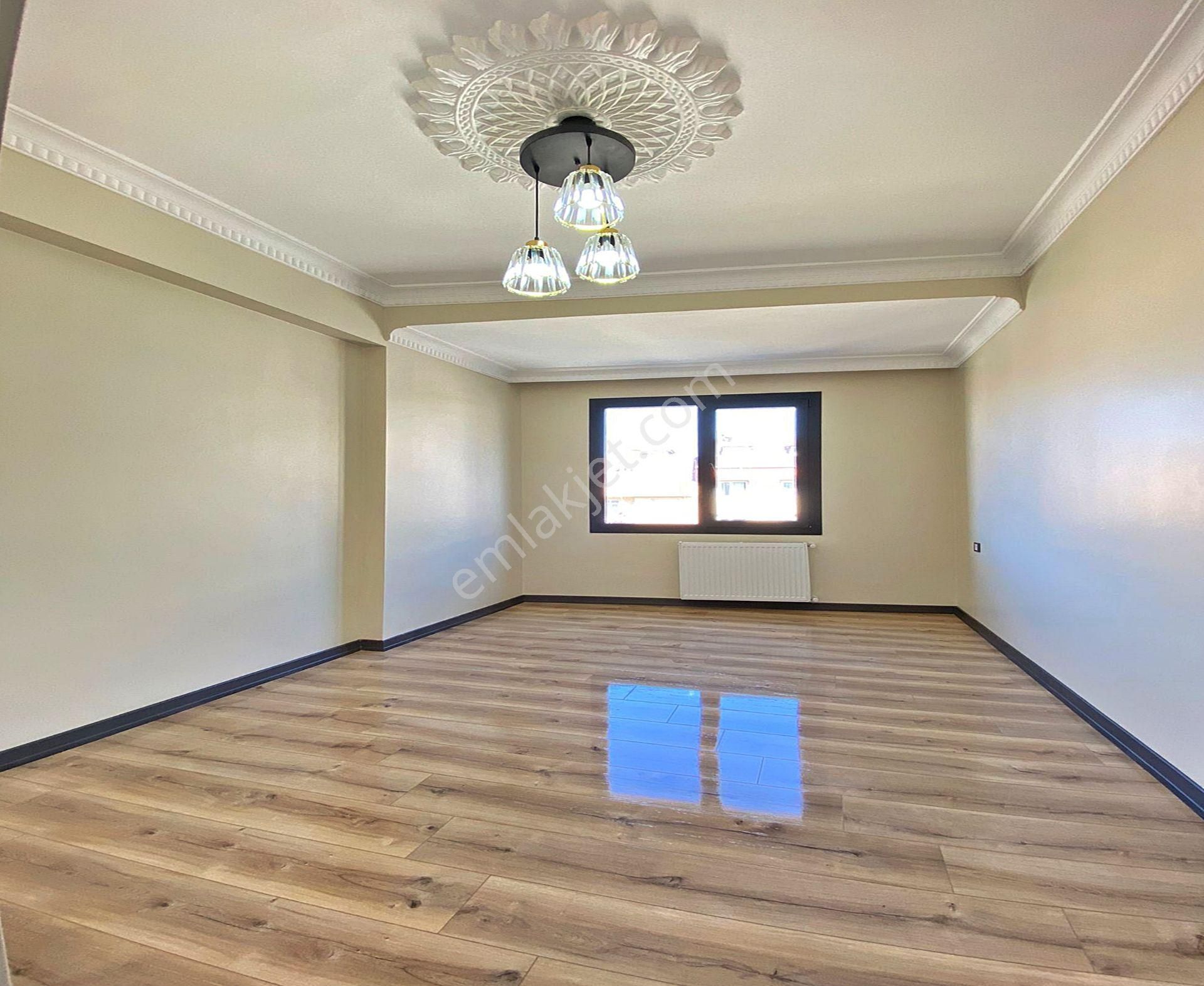 Bahçeşehir Konumunda Özel Tasarımlı Satılık 1+1 Avantajlı Daire - Görsel 3