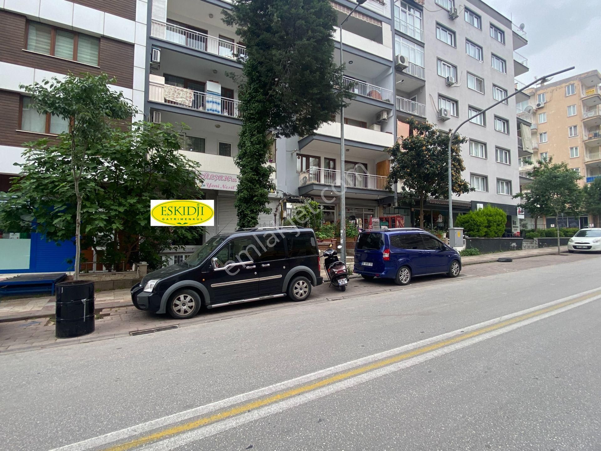 Eskidjiden Kuşpınar Emek Caddesi Cepheli Kiralık Fırsat İşyeri !