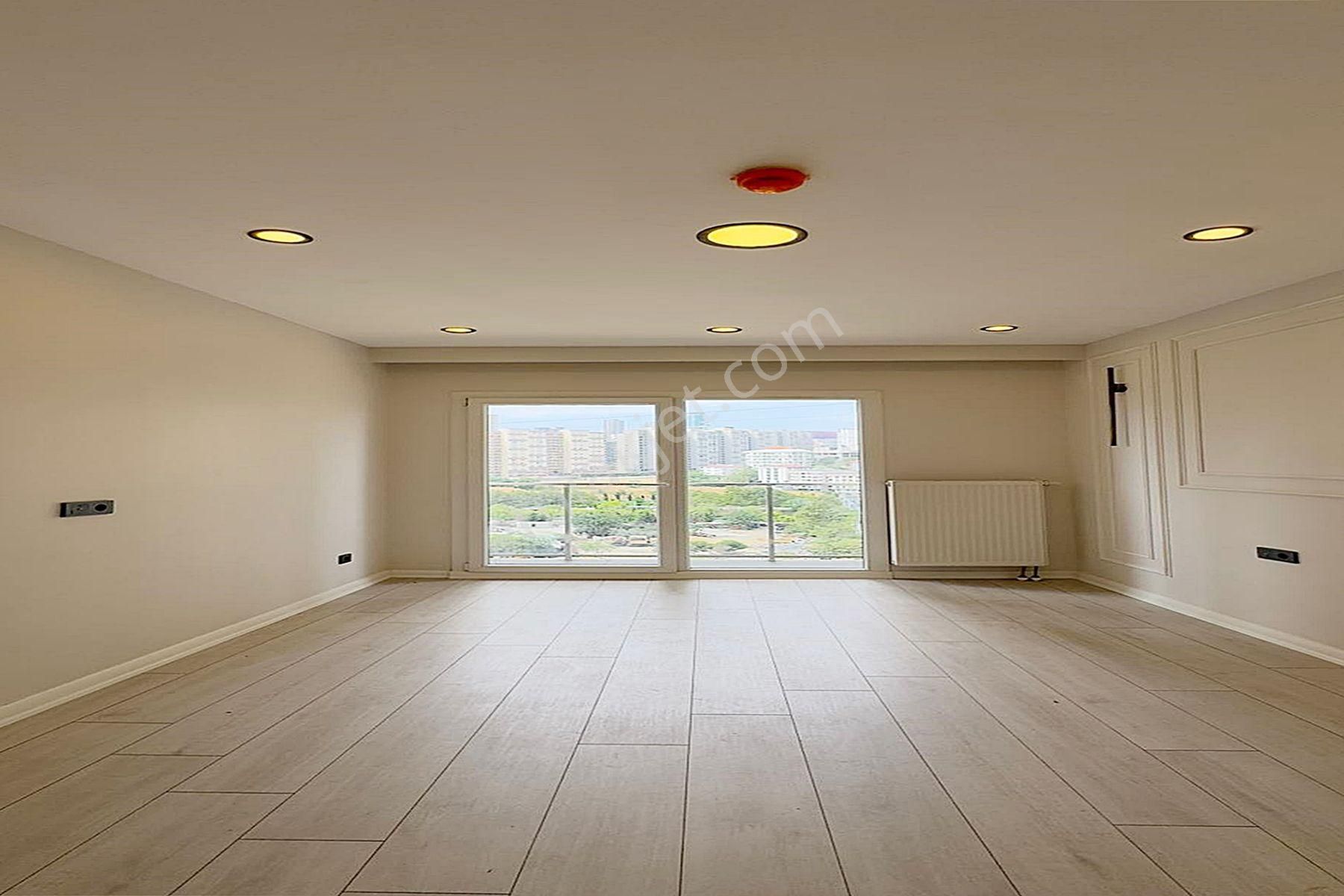 Lüks Site İçerisinde Otoparklı Geniş Ve Kullanışlı Satılık 1+1 - Görsel 3