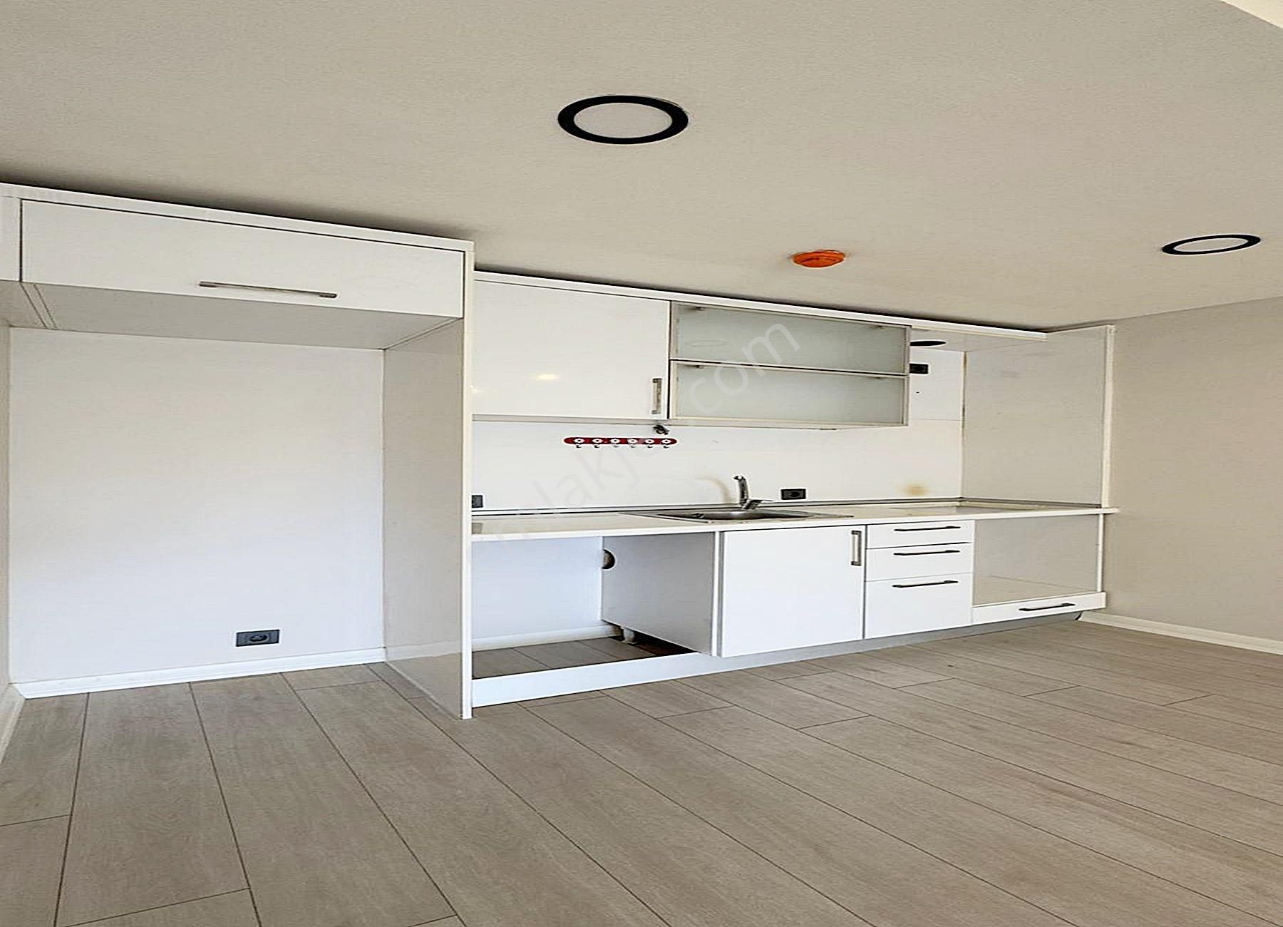 Lüks Site İçerisinde Otoparklı Geniş Ve Kullanışlı Satılık 1+1 - Görsel 7