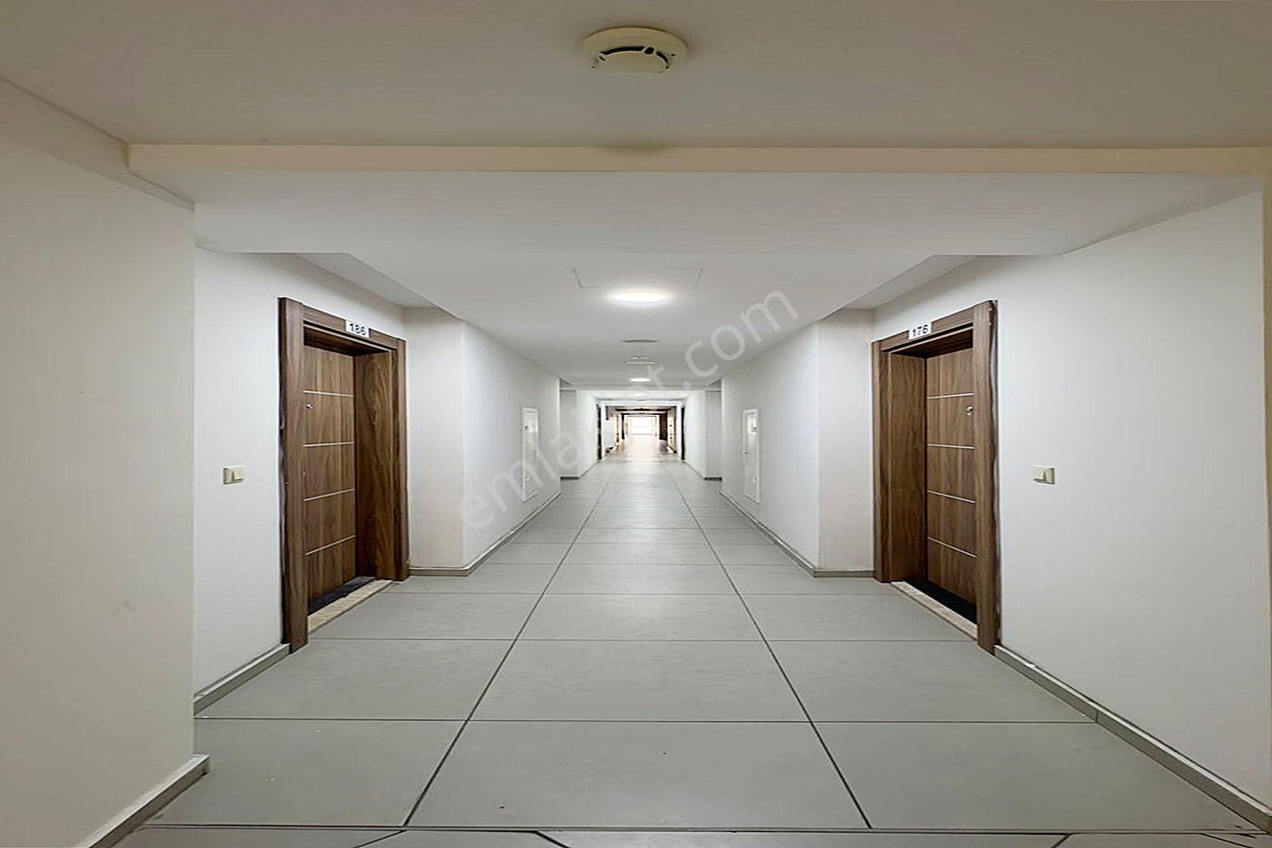 Lüks Site İçerisinde Otoparklı Geniş Ve Kullanışlı Satılık 1+1 - Görsel 9