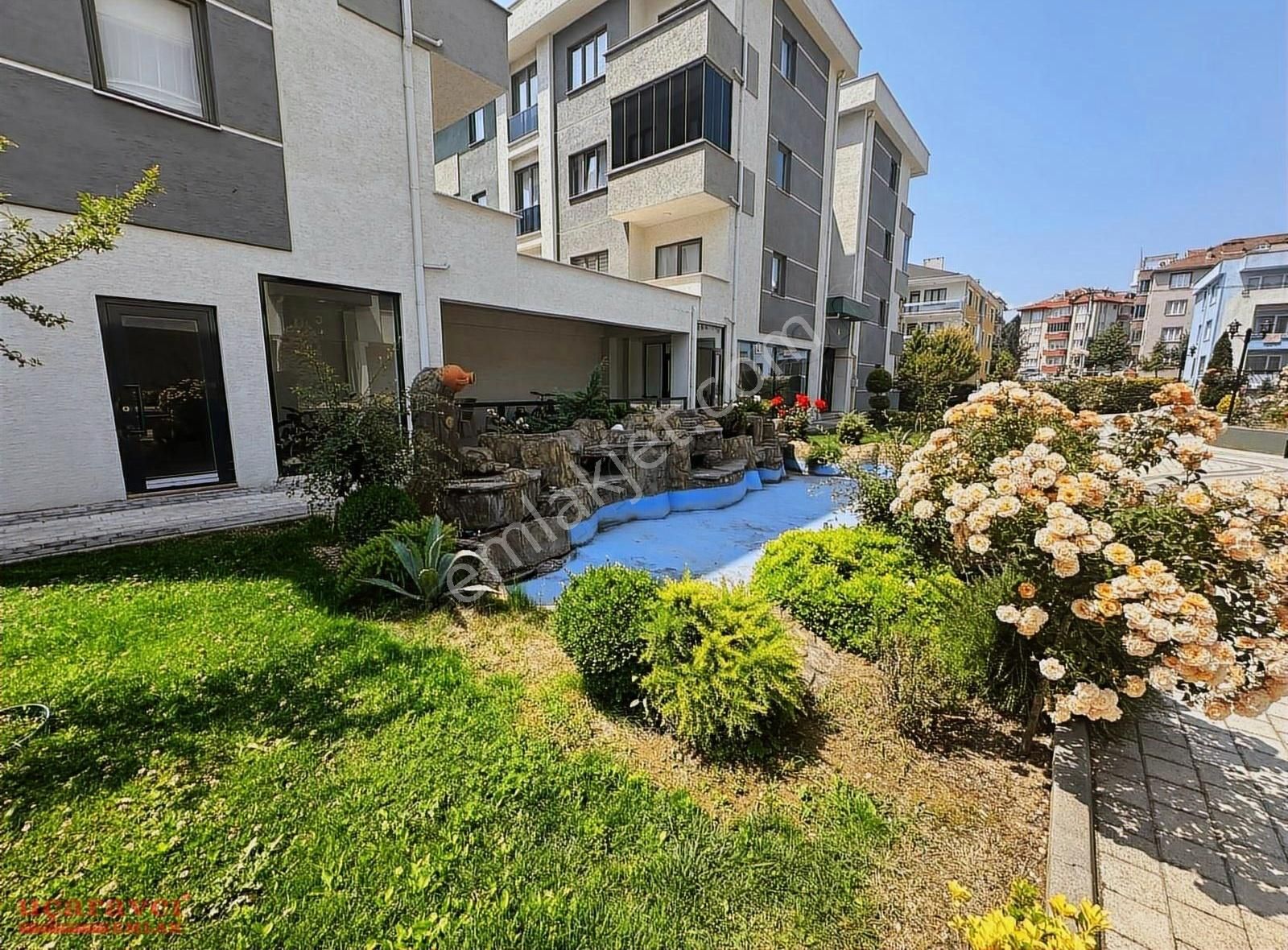 Uçaravcı'dan Yeni Mah. Alyapark St. Satılık Bahçeli 3+1 Daire