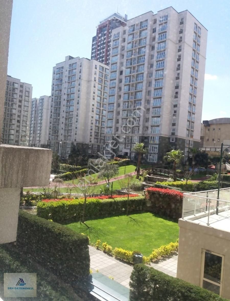 Avrupa Konutları Tem Çarşıda Satılık Dükkan