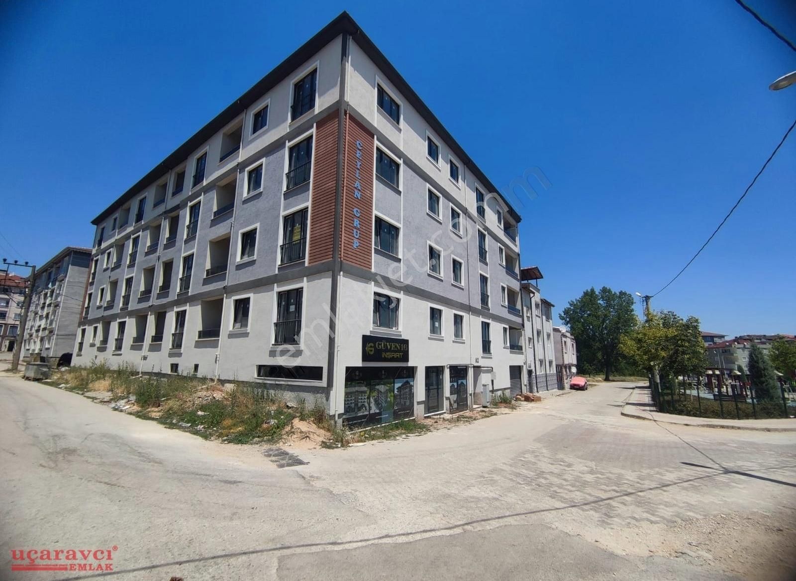 Uçaravcı'dan Yeniceköy Mah. Satılık Asansörlü 3+1 Sıfır Daire