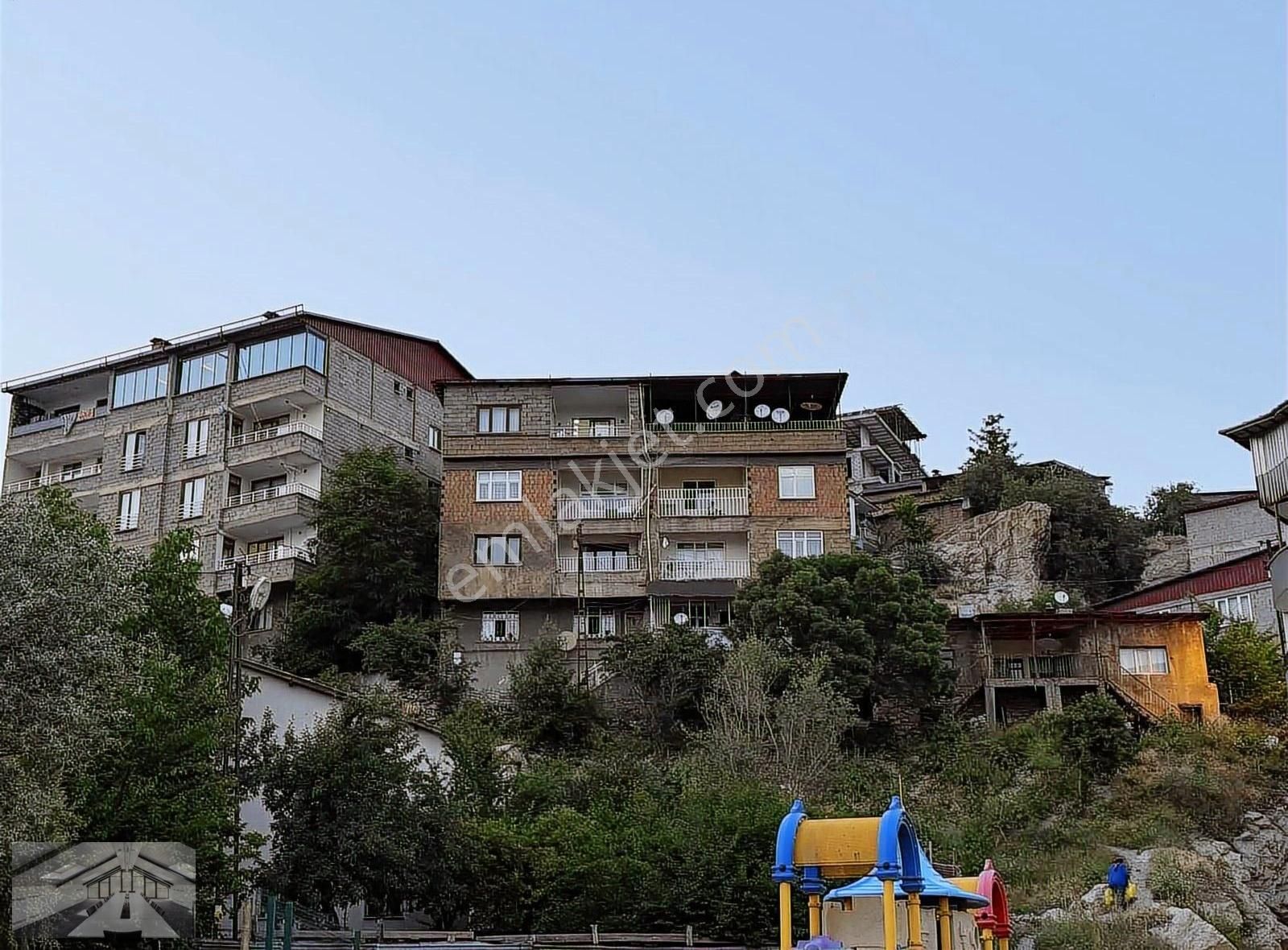 Ydn Emlaktan Satılık 1+1 Teras Dairesi