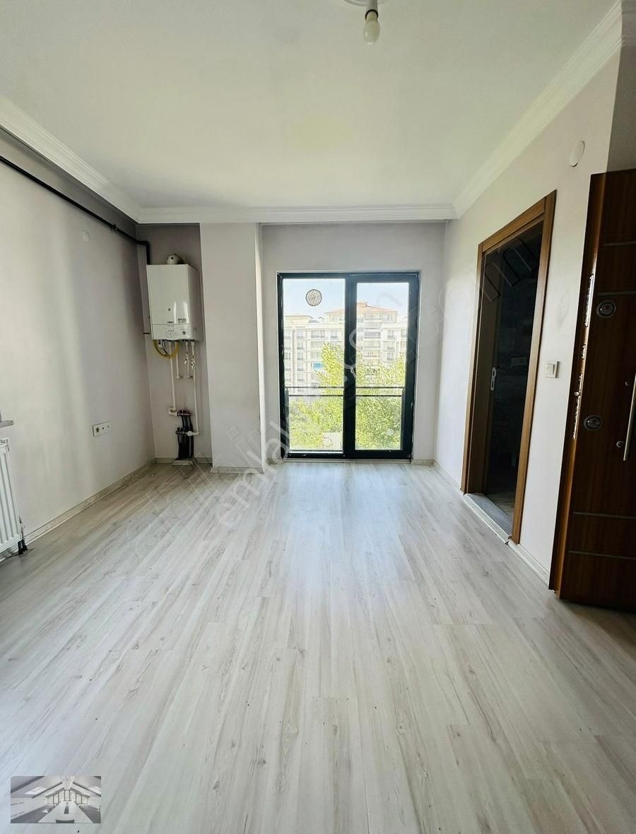 Ydn Emlak'tan Van Barosuna Yakın Kiralık 1+1 Balkonlu Daire