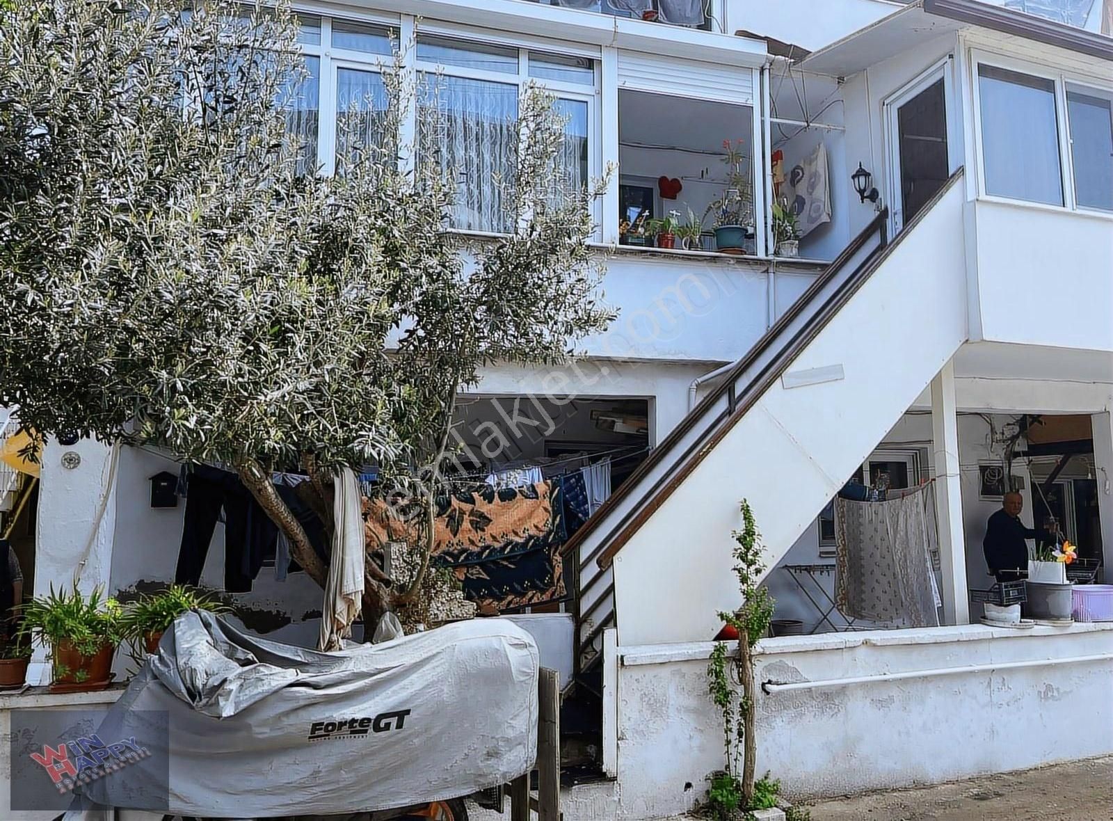 "denize Yakın, Merkezi Lokasyon! Urla İskelede 2+1 Daire"