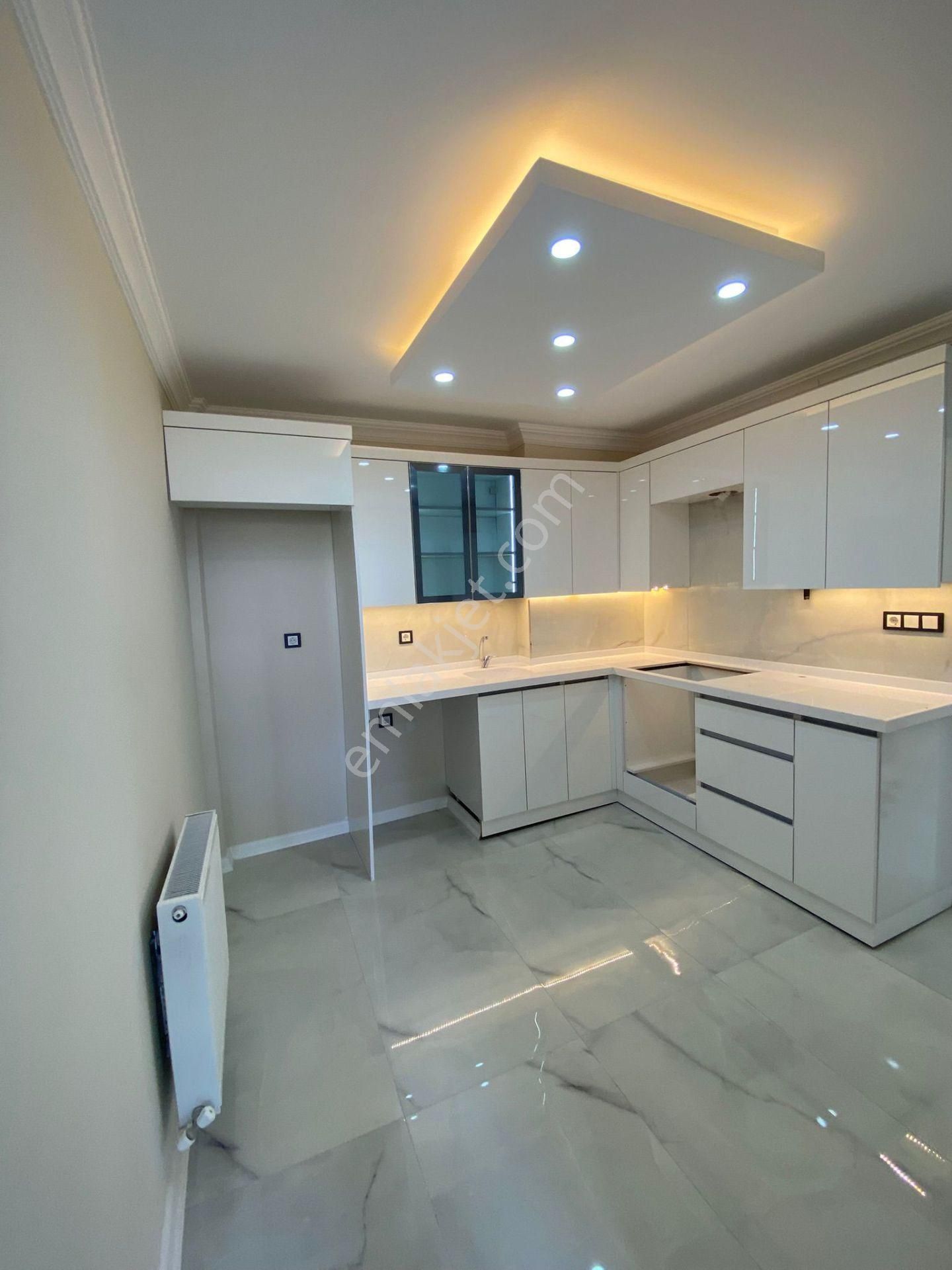 🏡alaybey Mahallesi 🏡 ✅3+1 130 M2 5 Katlının 4 Katı Katı ❇️kombi Petekli