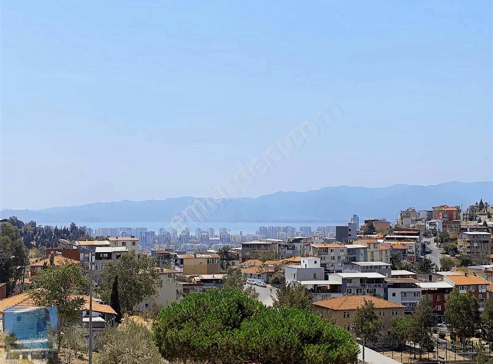 Çiğli Yakakent'de 3+1 Doğalgazlı Asansörlü Kiralık Daire