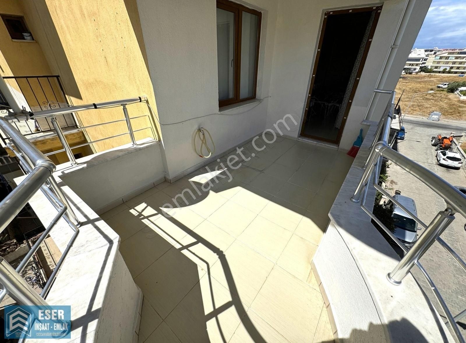 Didim Şehir Merkezinde Ön Cephe Geniş Balkonlu 2+1 Eşyalı Daire - Görsel 9