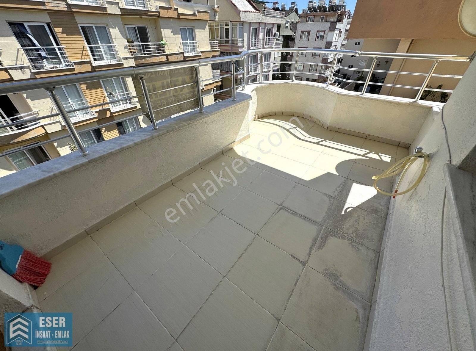 Didim Şehir Merkezinde Ön Cephe Geniş Balkonlu 2+1 Eşyalı Daire - Görsel 15