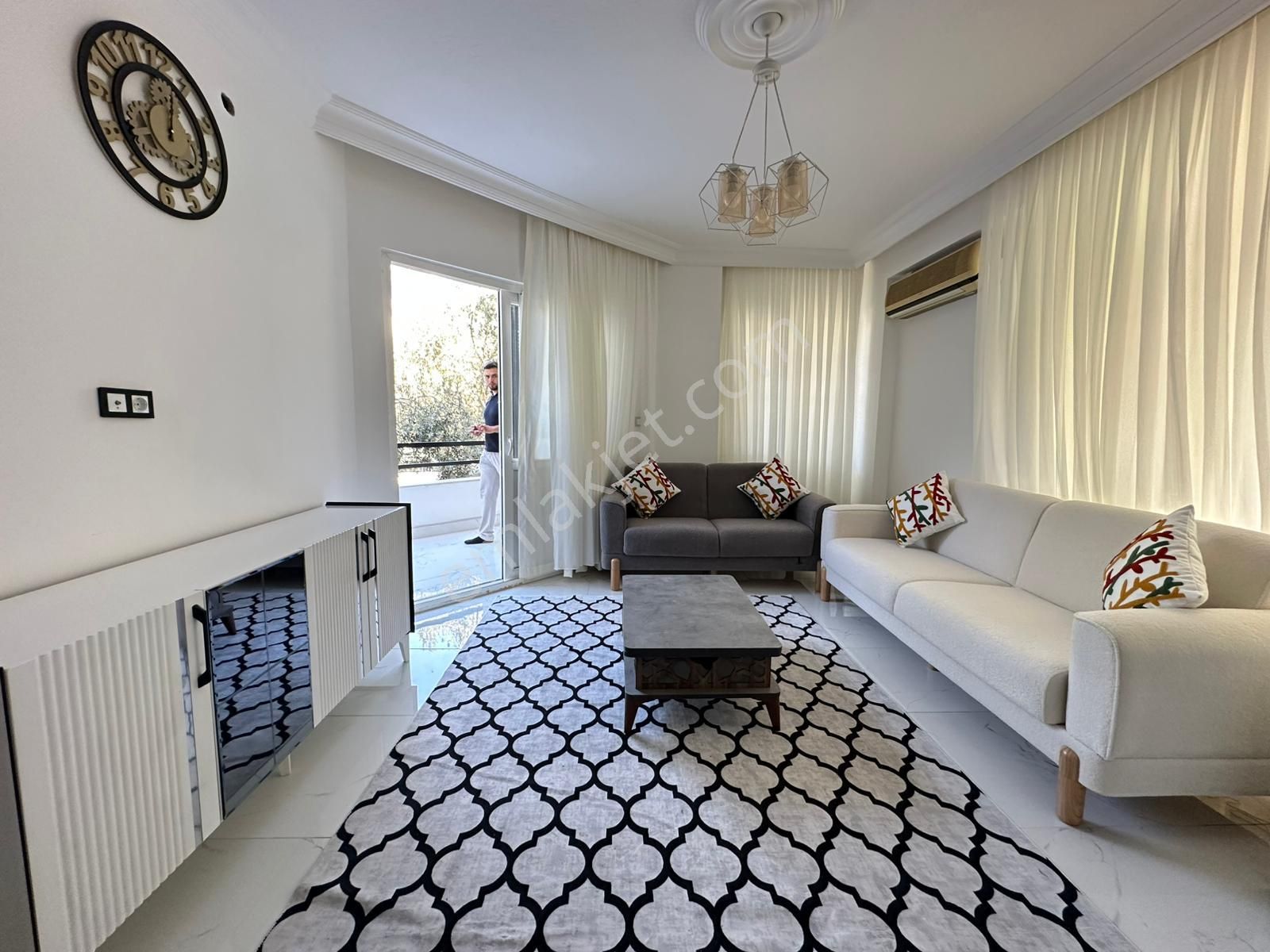 Didim Çamlık Mah.denize Yakın Eşyalı 2+1 Satılık Yüksek Giriş Daire