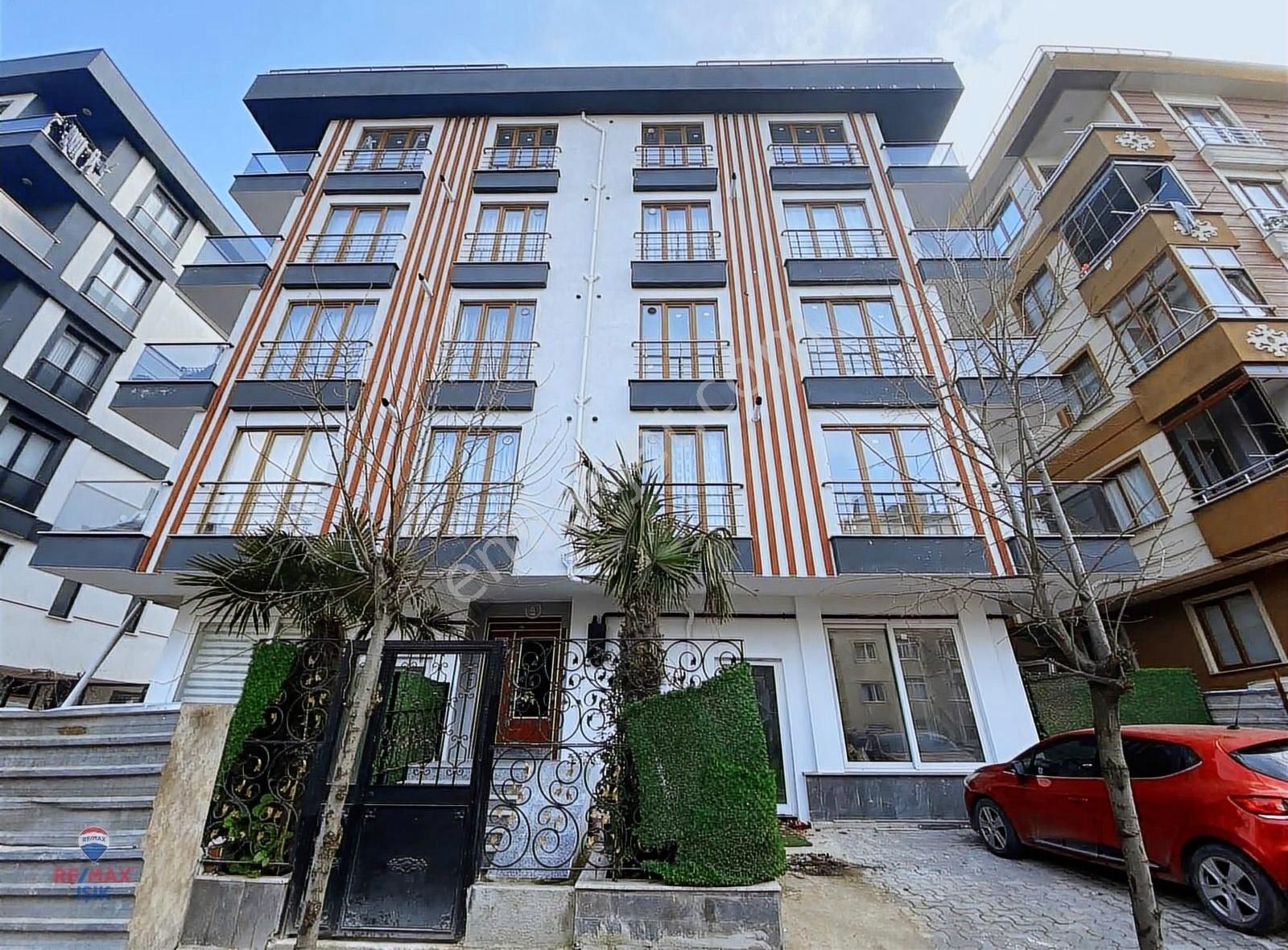 Eyüp Sultan Mahallesi' Nde Harika Lokasyonda 2+1 Sıfır Daire