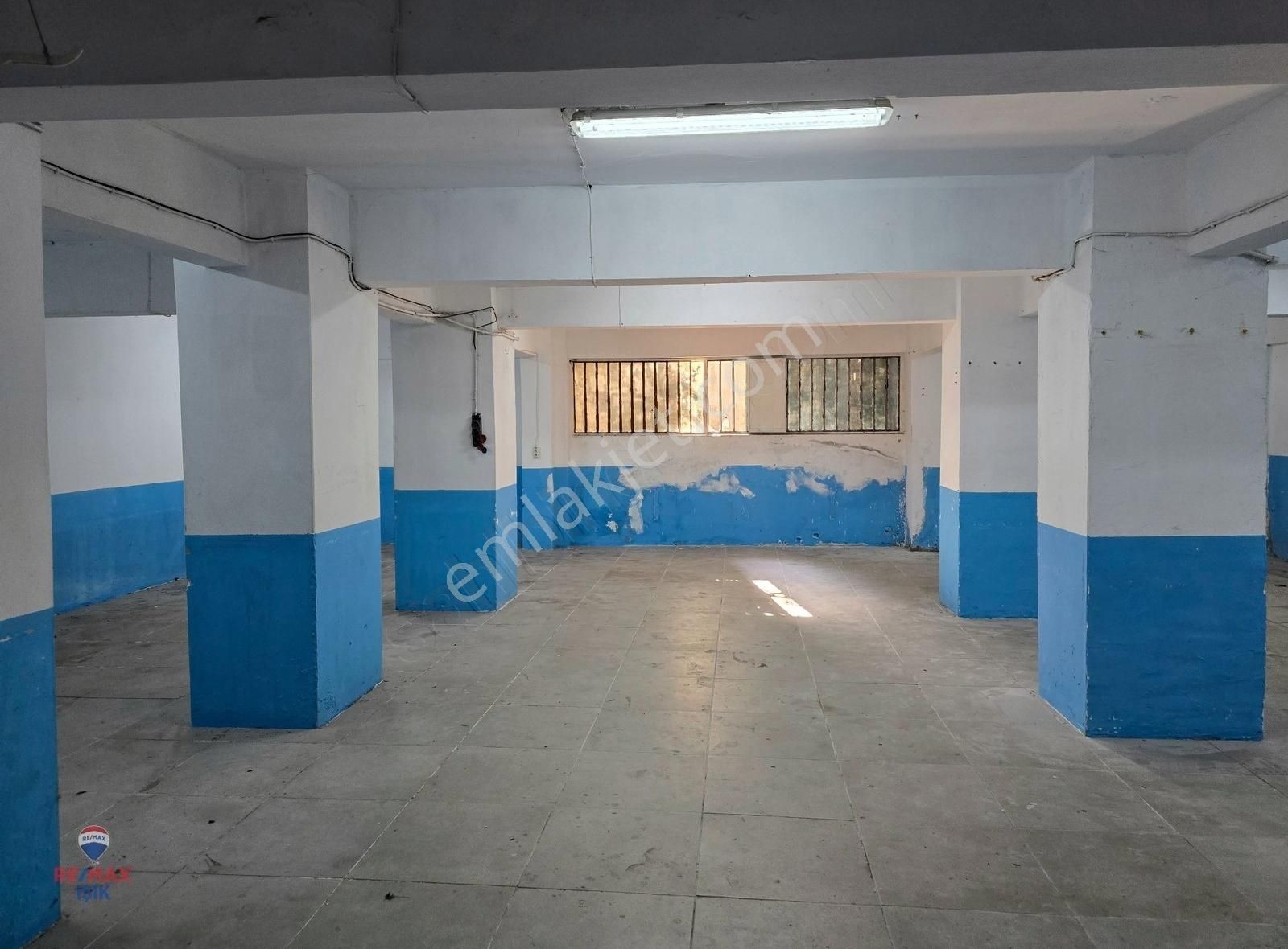 Sultanbeyli De Çok Amaçlı 200m2