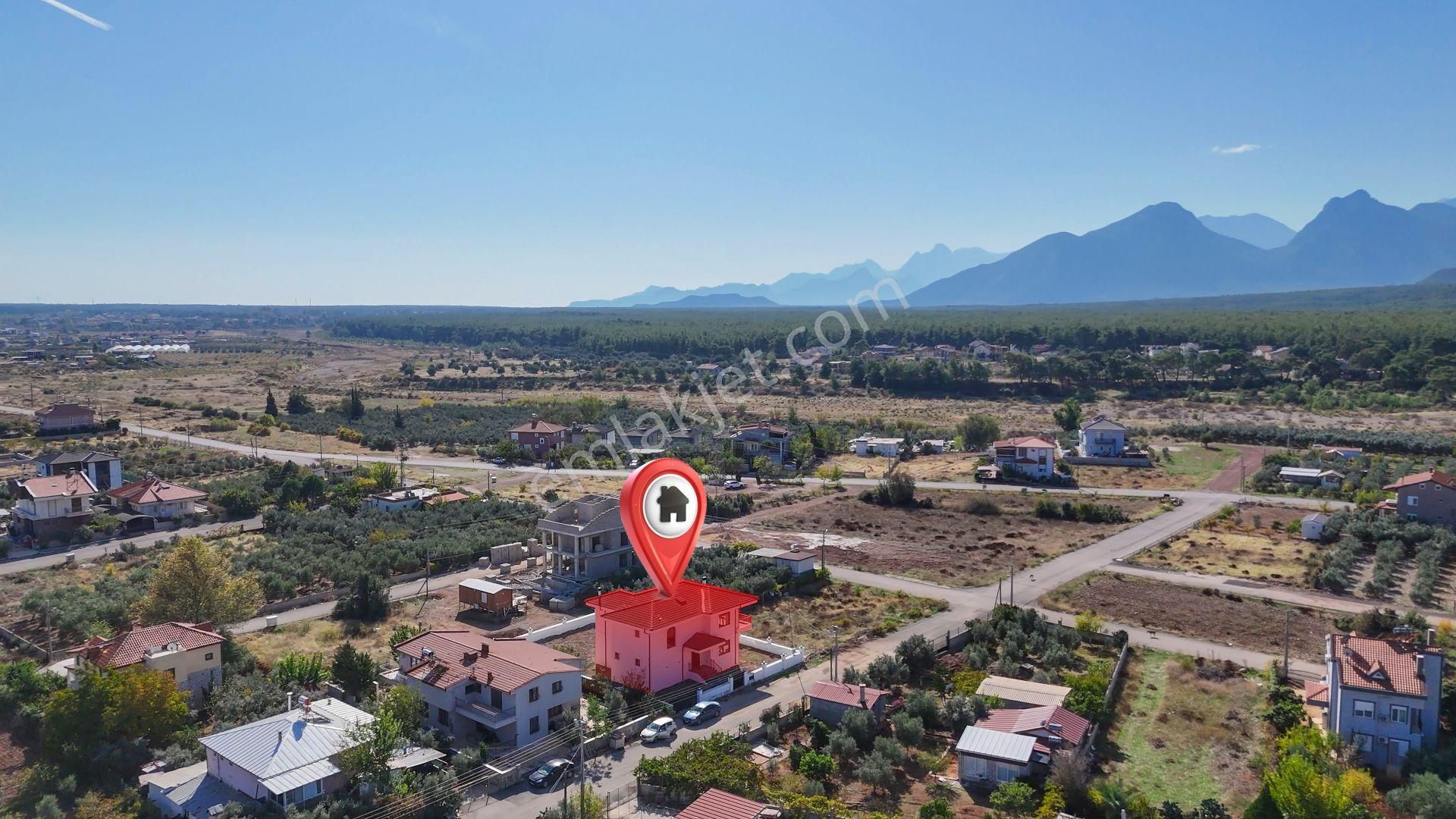 Antalya Döşemealtı'nda 668 M2 Arsa İçinde Satılık 4+1 Müstakil Villa - Görsel 2