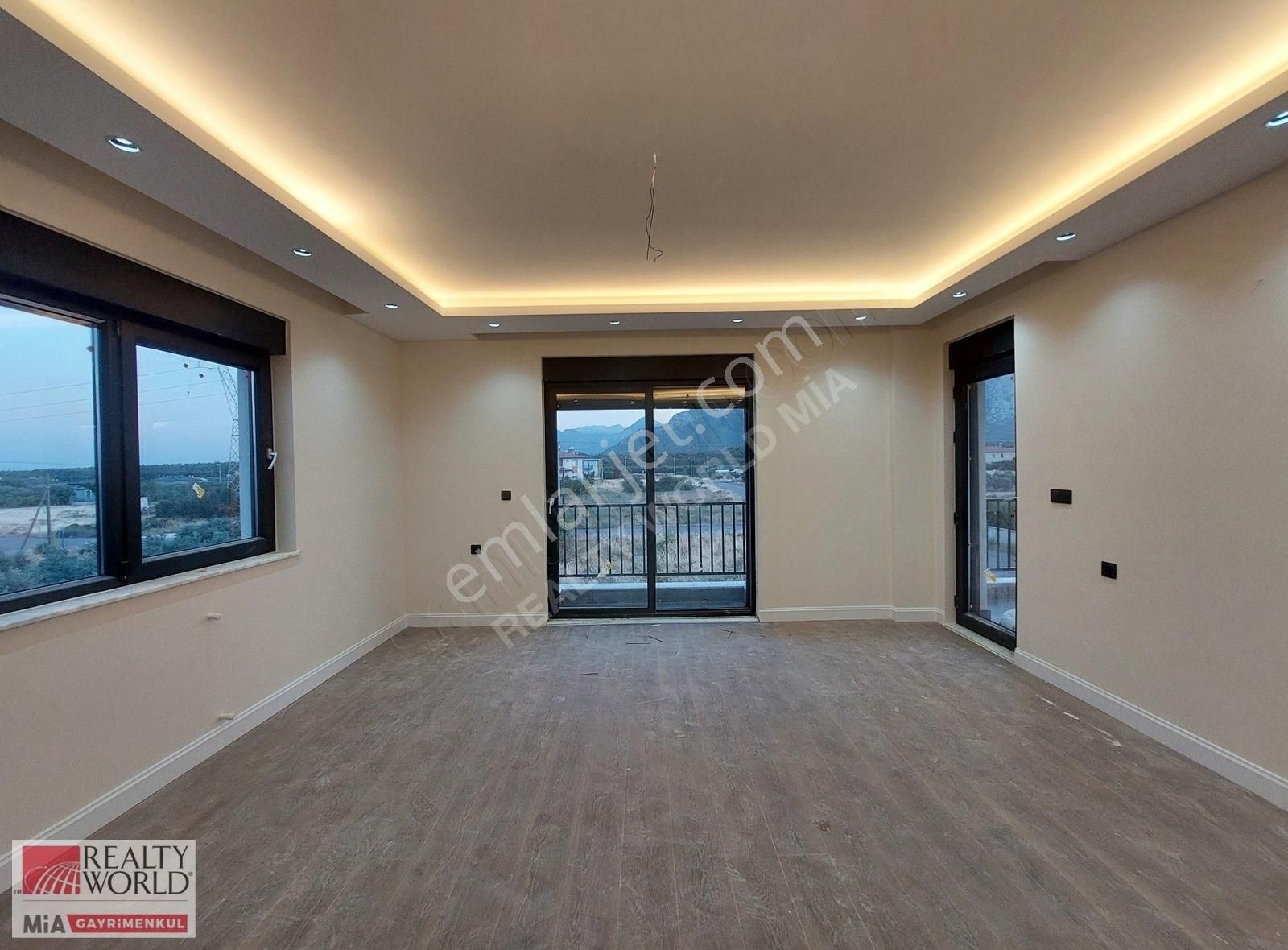 Antalya Döşemealtı'nda 668 M2 Arsa İçinde Satılık 4+1 Müstakil Villa - Görsel 27