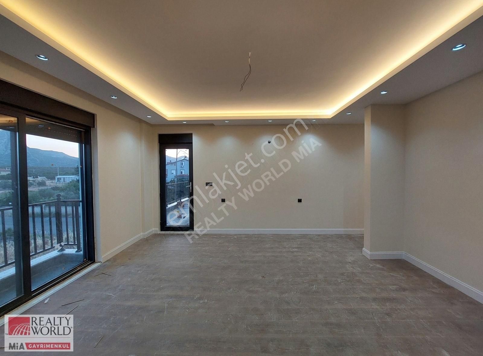 Antalya Döşemealtı'nda 668 M2 Arsa İçinde Satılık 4+1 Müstakil Villa - Görsel 28