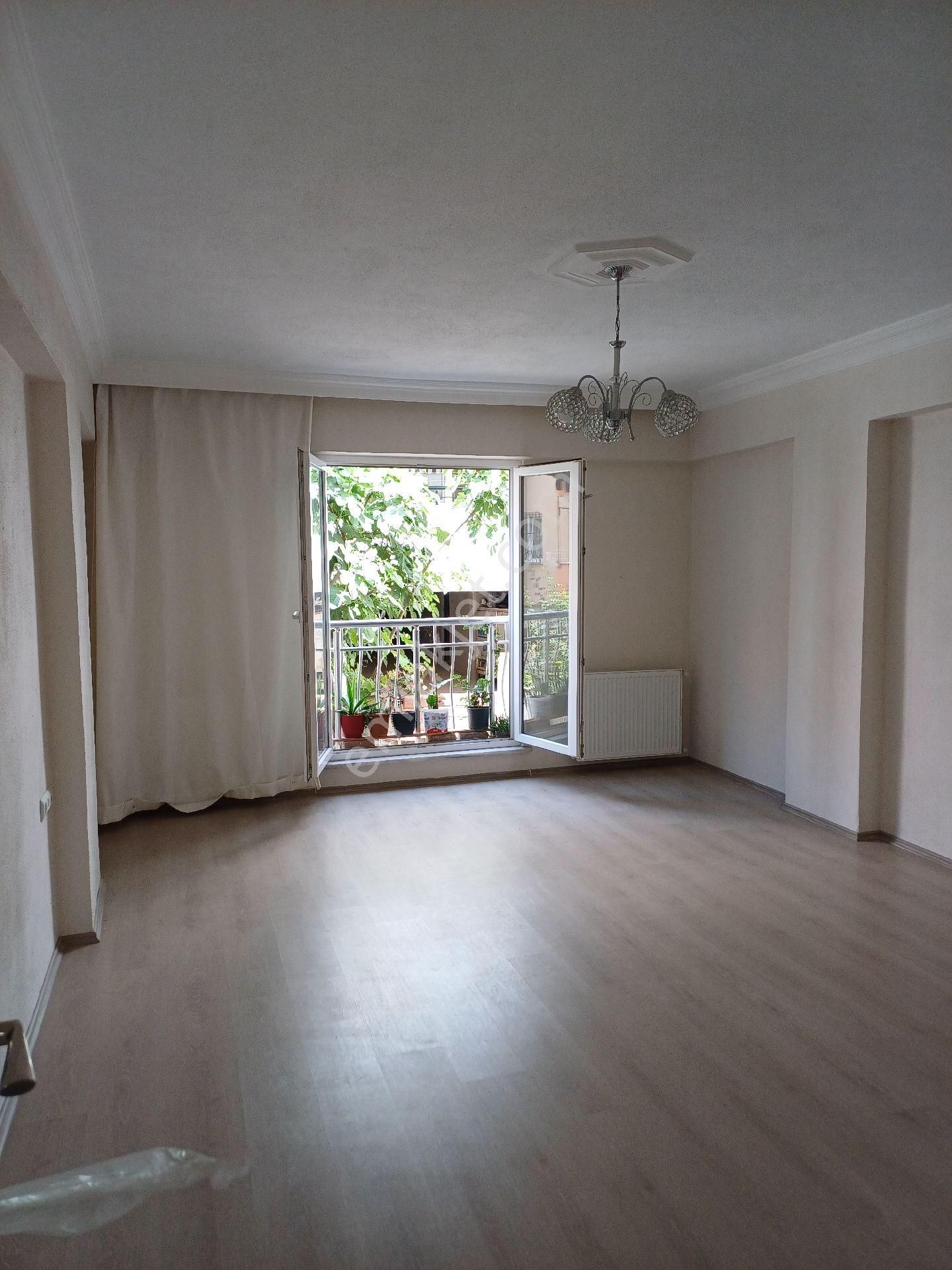 Cumhuriyet Mahallesi 20'lik Cadde Arkası Daire - Görsel 3