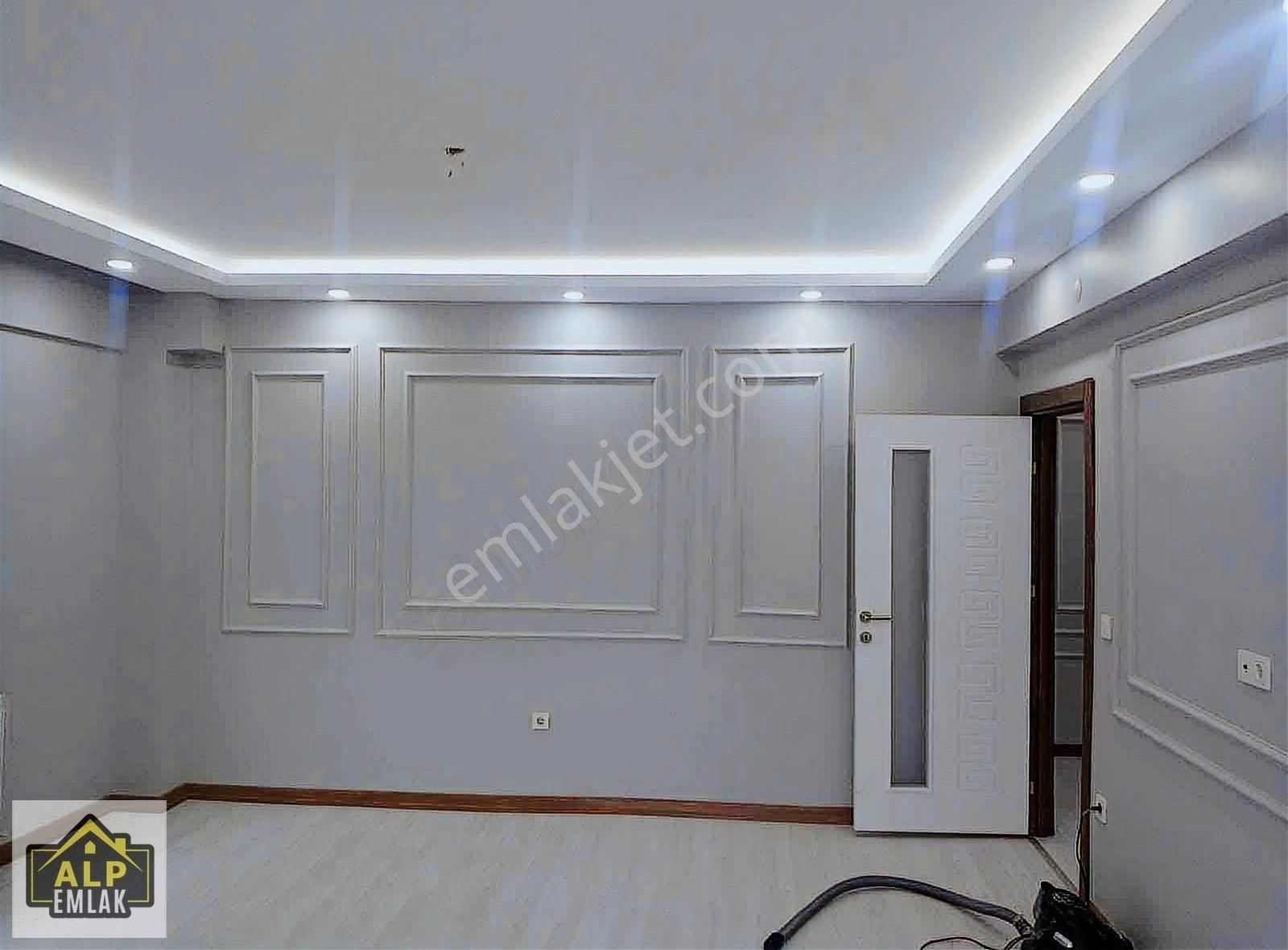 Selimpaşa Merkezde Full Tadilatlı Geniş 2+1 Daire