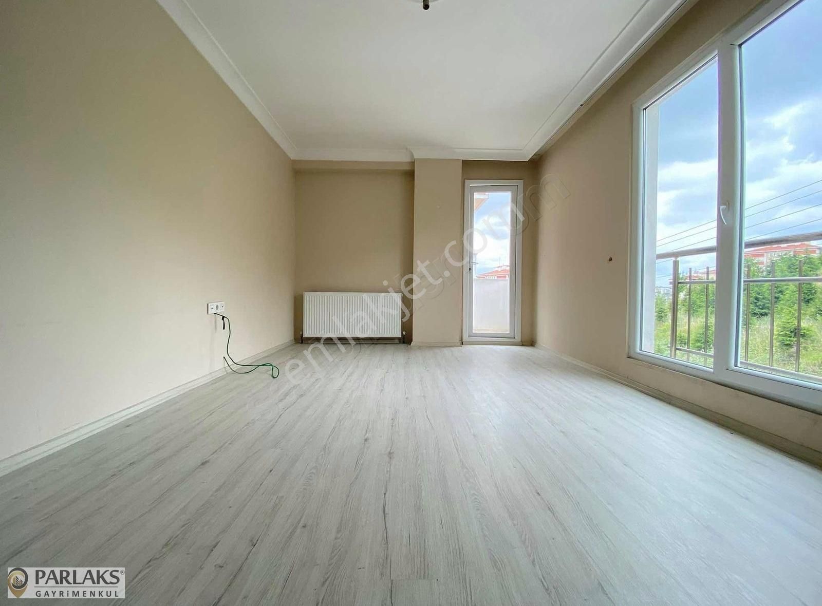 Çayırova Emek Mahallesinde Kiralık 2+1 90m² Ara Kat