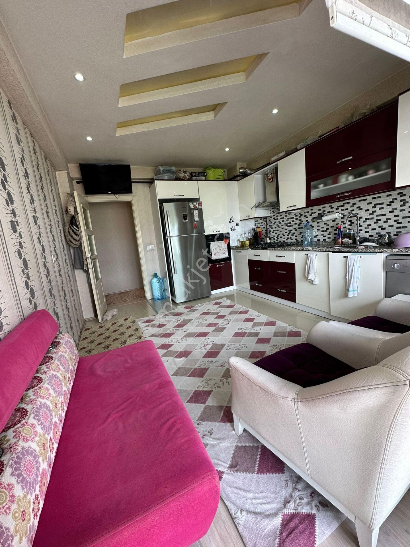 Fetih Caddesine Cephe Arakat 3+1 135 M2 Net Bakımlı Masrafsız Daire