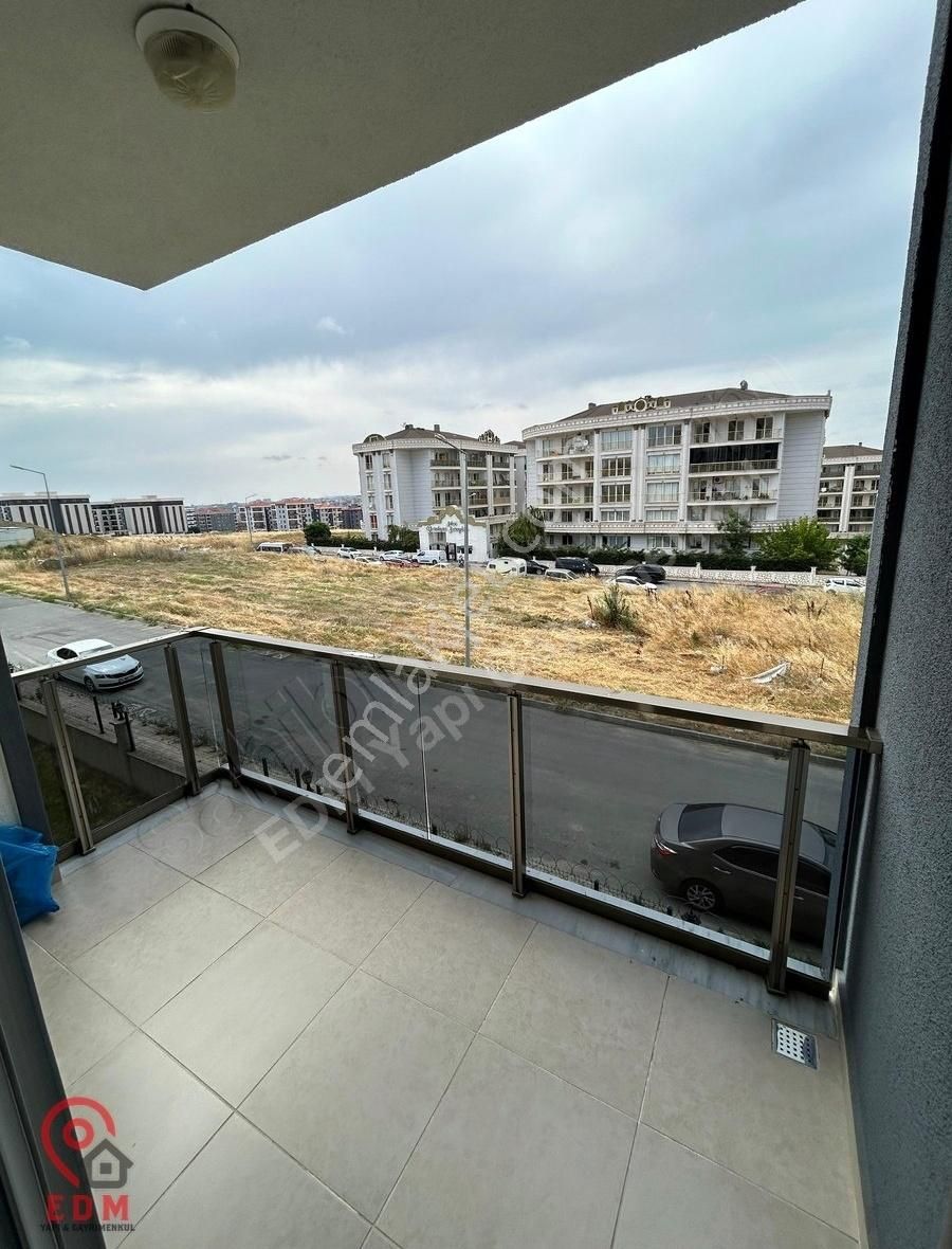 Silivri Yenimahallede Ara Kat Satılık Lüx Daire
