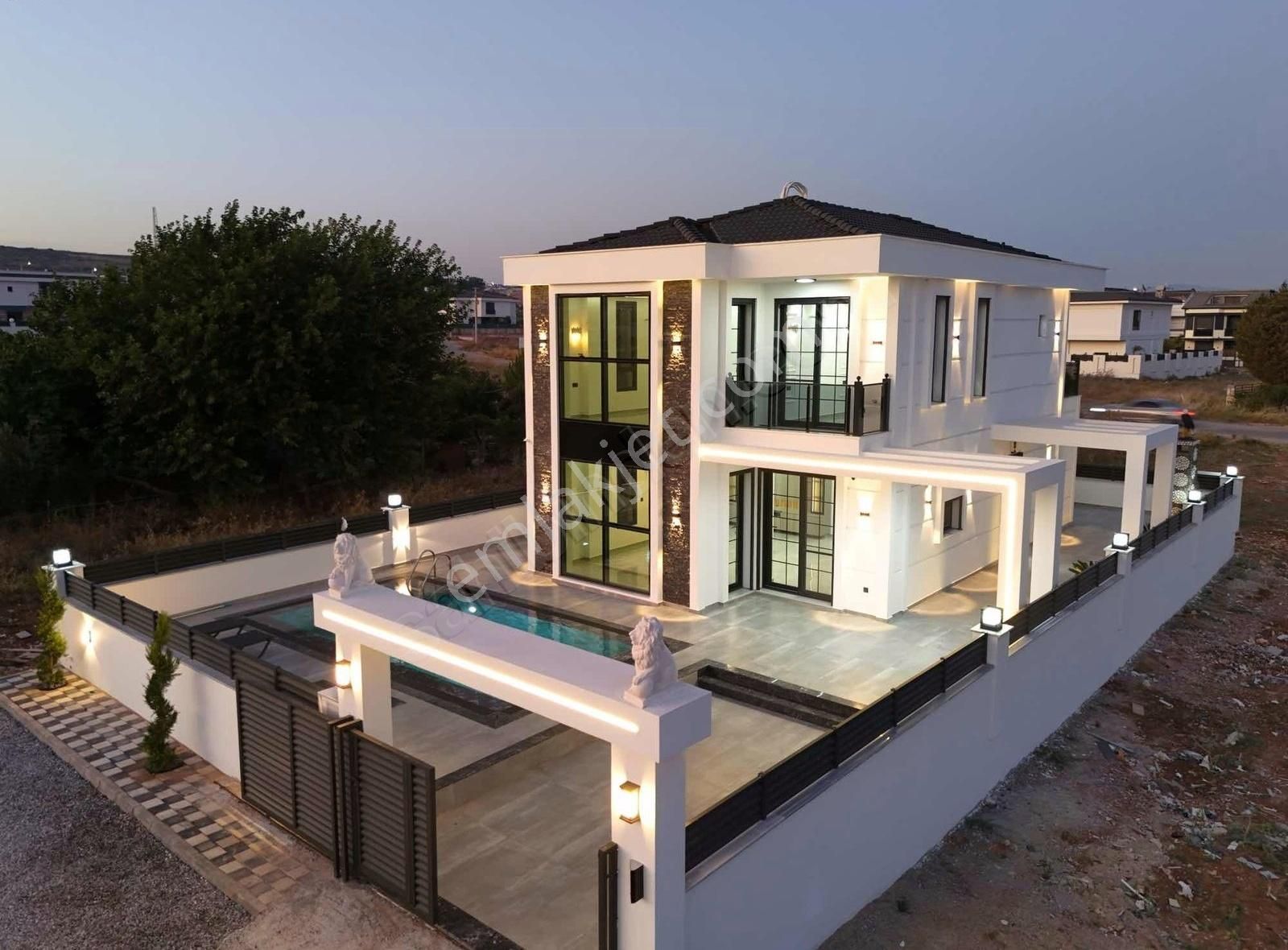 Alt Katta Odası Olan 4+1 Sıfır Villa