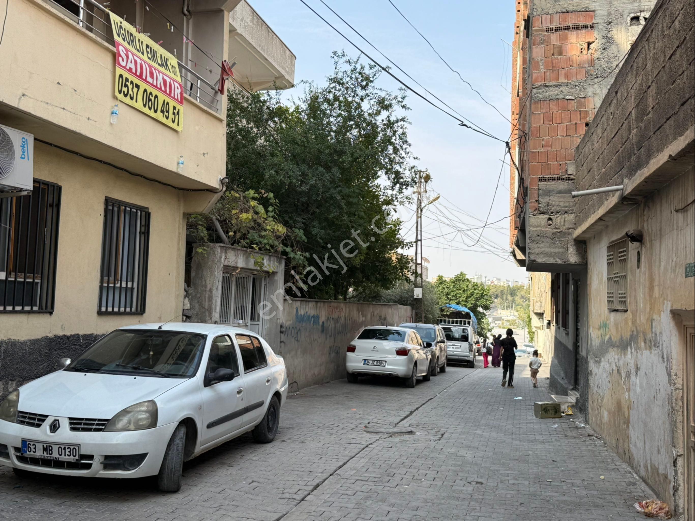 Uğurlu Emlak’tan Müze Yanında Satılık Ara Kat Daire