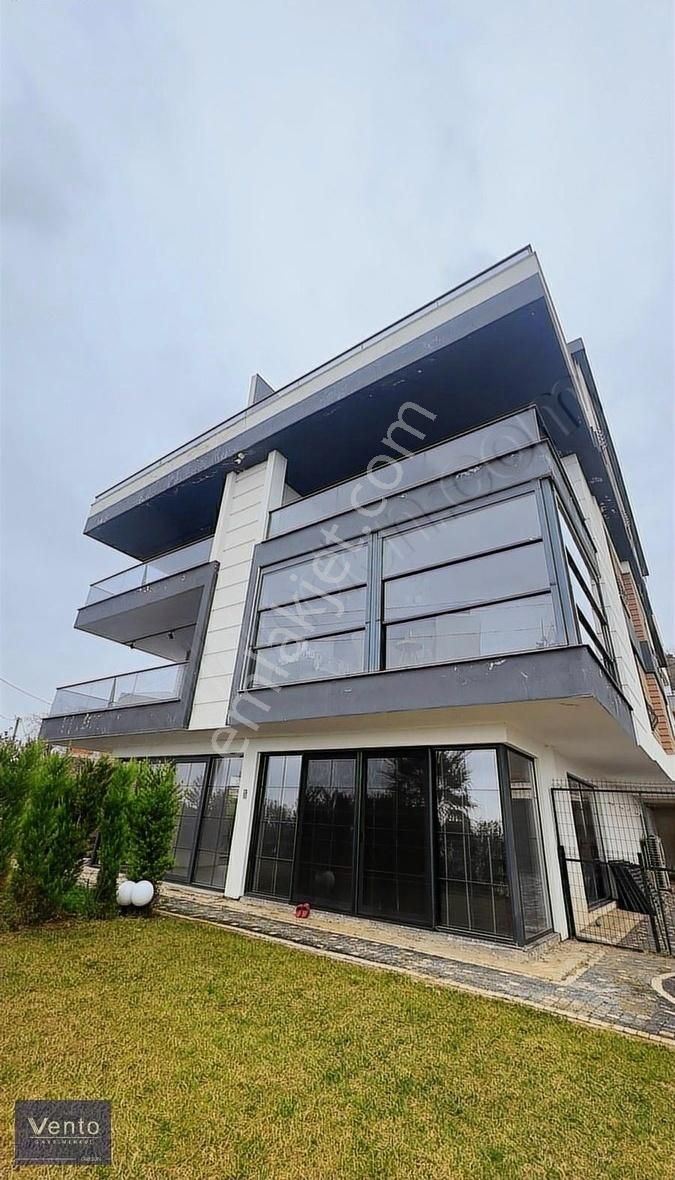 Burunucu Deniz Manzaralı Satılık Lüks Villa
