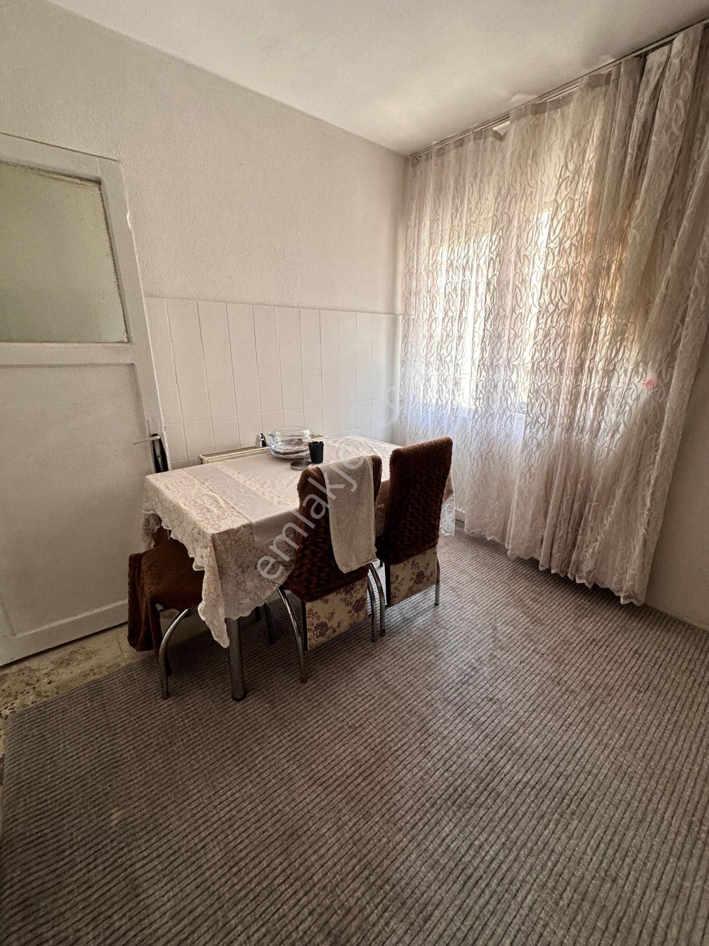 Bornova Mevlana Mahallesi'nde 4 Katlı Komple Satılık Bina - Görsel 8