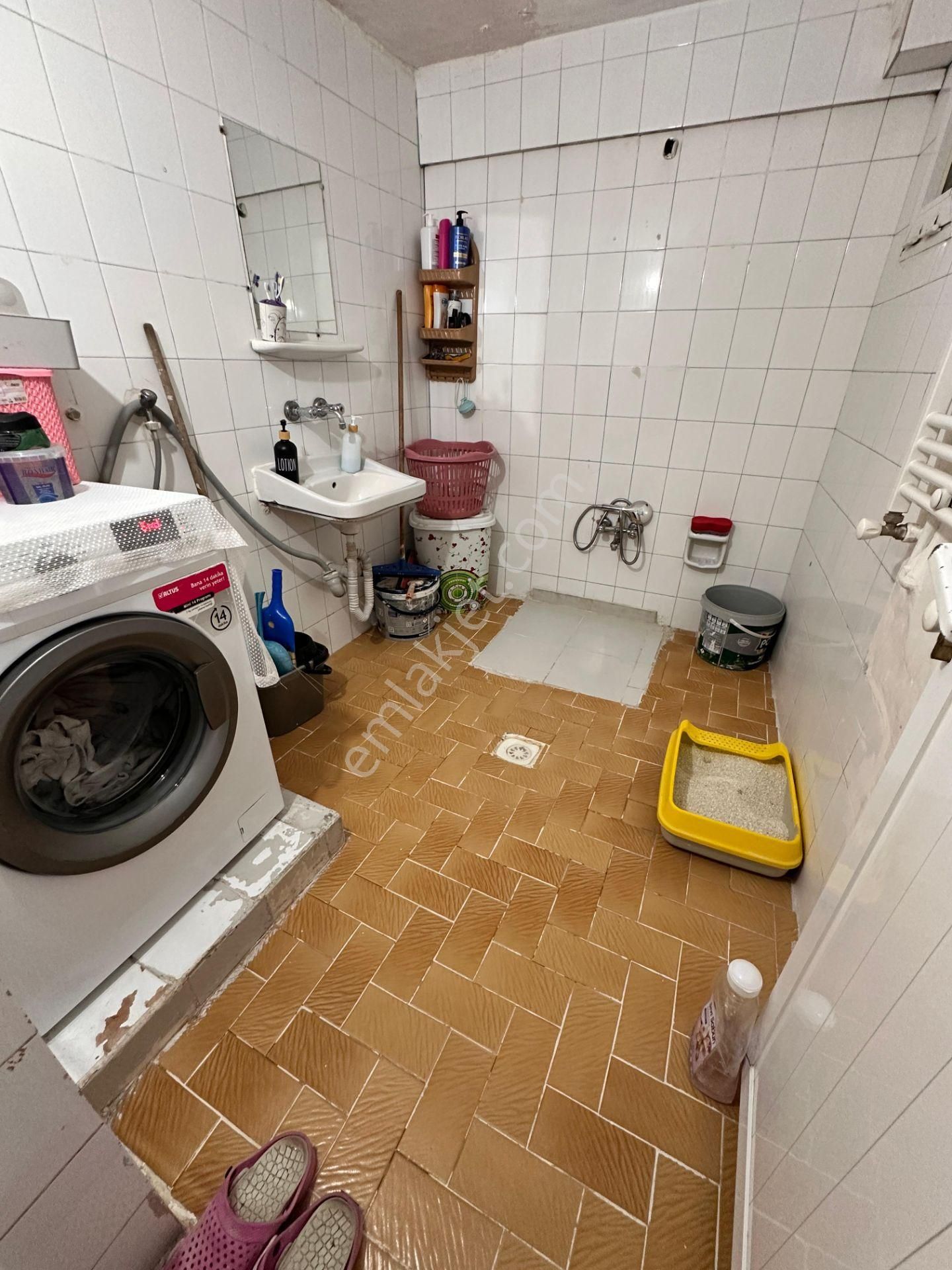 Bornova Mevlana Mahallesi'nde 4 Katlı Komple Satılık Bina - Görsel 20