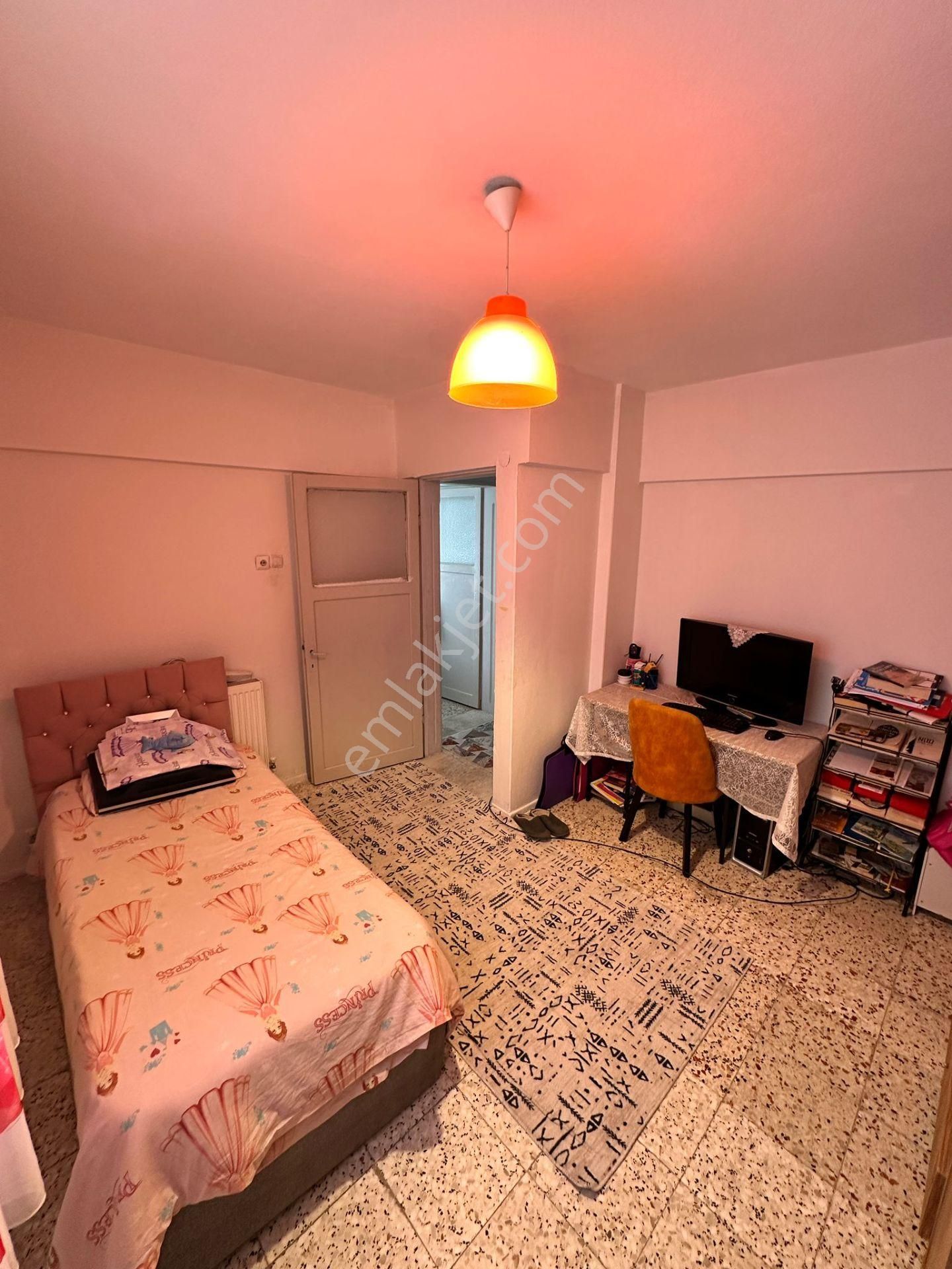 Bornova Mevlana Mahallesi'nde 4 Katlı Komple Satılık Bina - Görsel 14