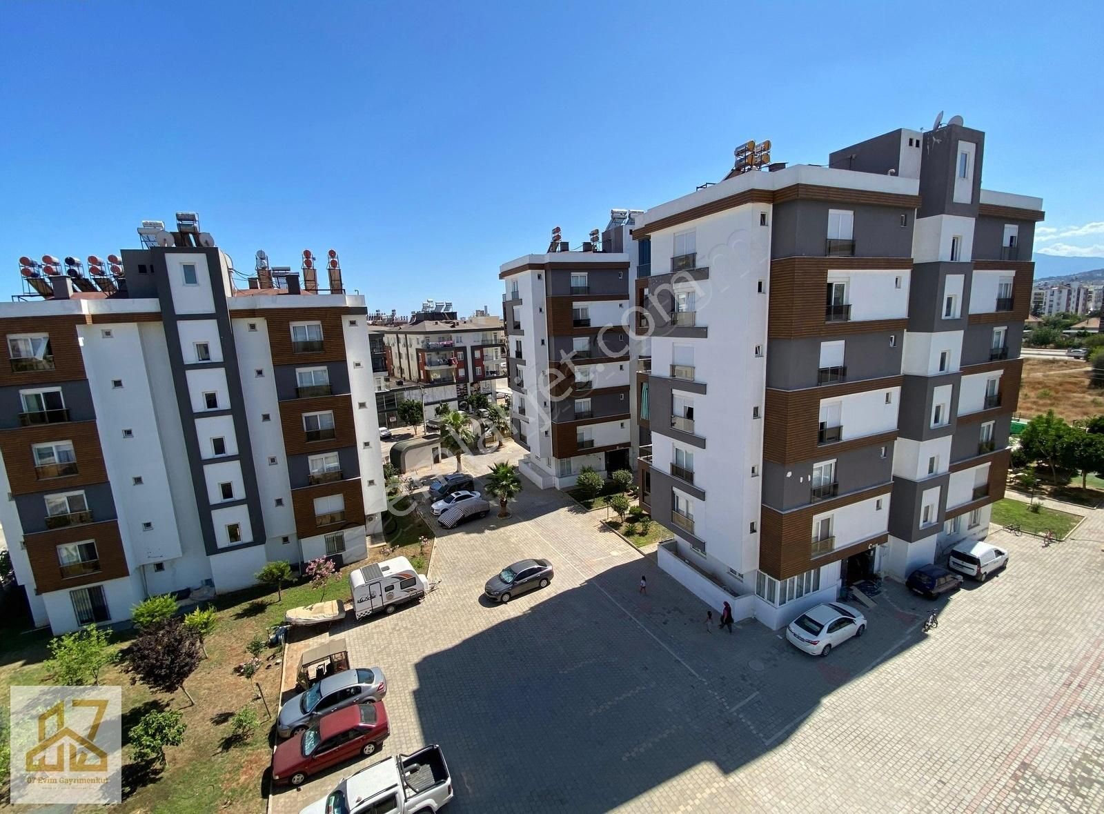 Habibler Migros Karşısı Center Life Sitesinde Satılık 2+1 Daire