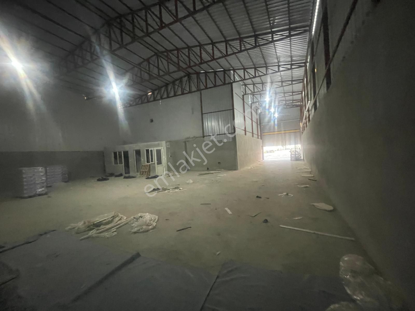 Buca Olduruk Mevki Zafer Mmahallesi 300 M2 Üretime Uygun Değildir