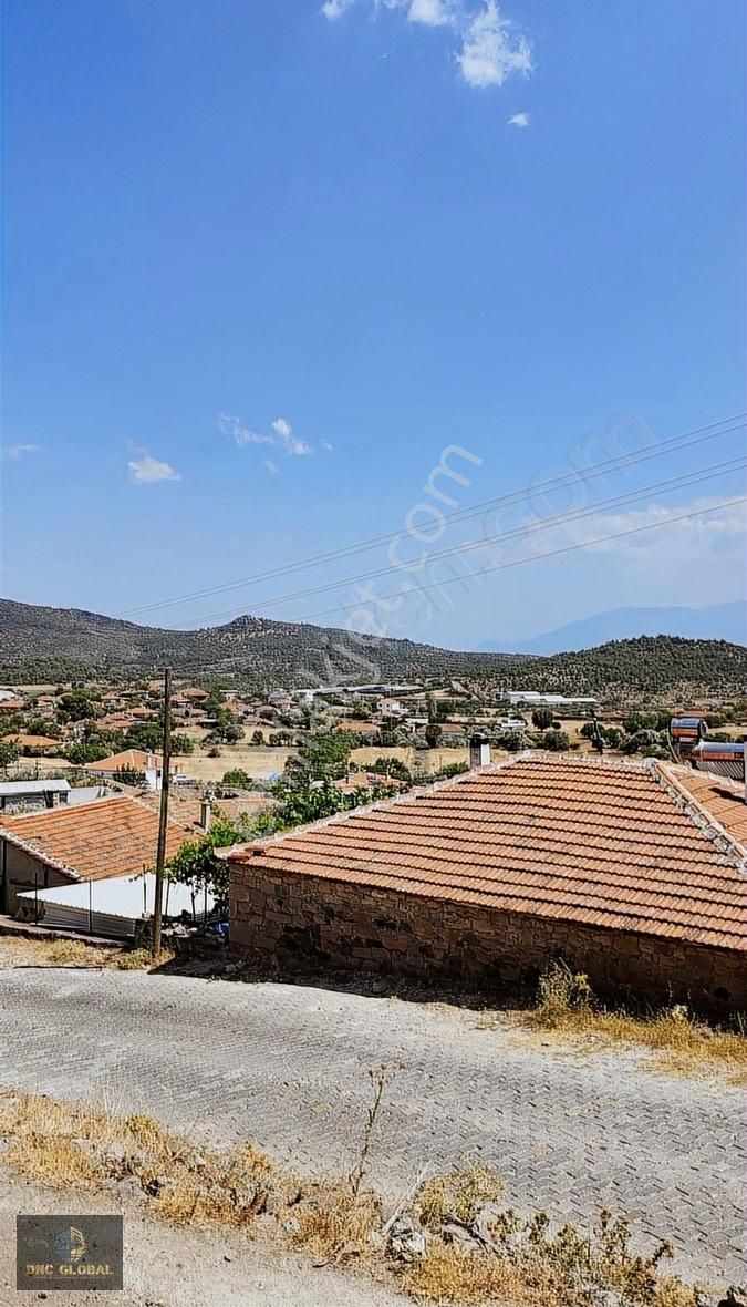 Manisa Karakılınçlı Mah. Satılık 376m² Arsa