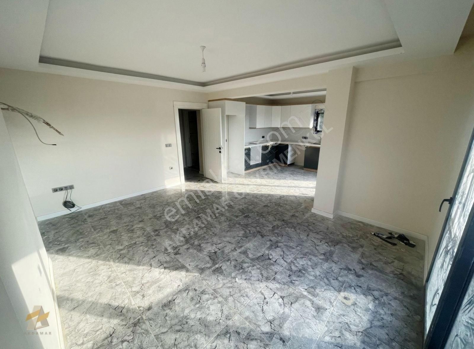 Patlangıç'ta Deniz Manzaralı 3+1 Geniş Satılık Daire