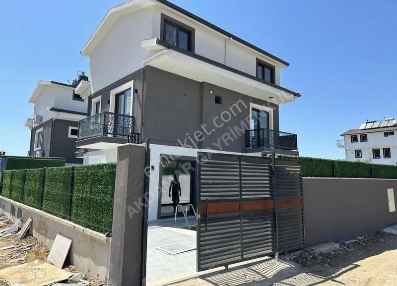 Akdamar'dan Çalıca'da Satılık 3+1 Müstakil Villa