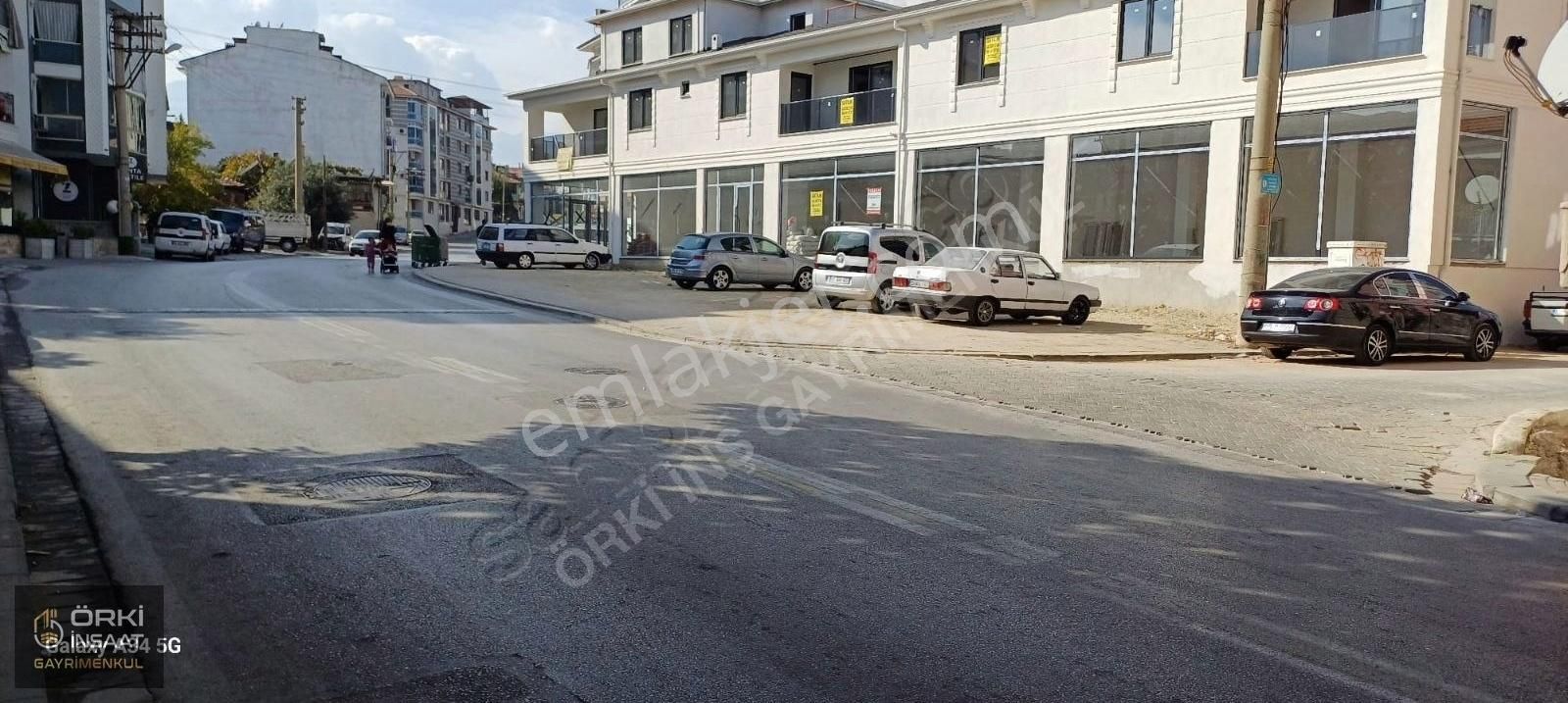 500m² Tekden Hastahanesi Mevkisi Cadde Üstü Kiralık Dükkan