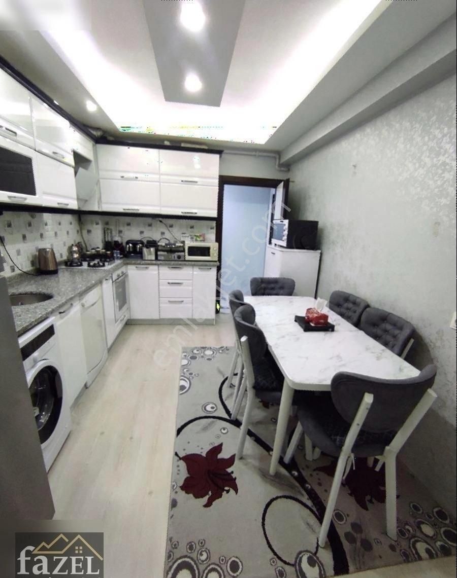 Fazelden Esenli Cad. 200 Metre Köşe Ara Kat 3+1