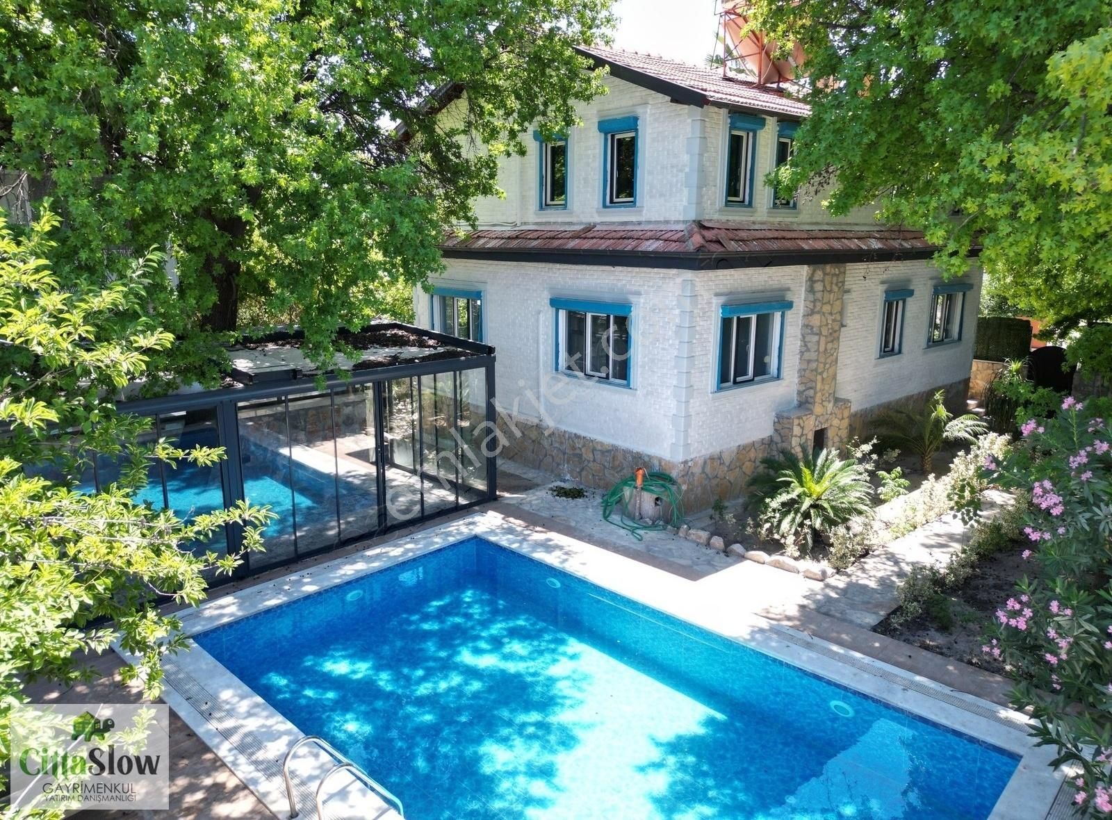 Cittaslow Gayrimenkul'den Göle Yakın Özel Yapım Havuzlu Villa