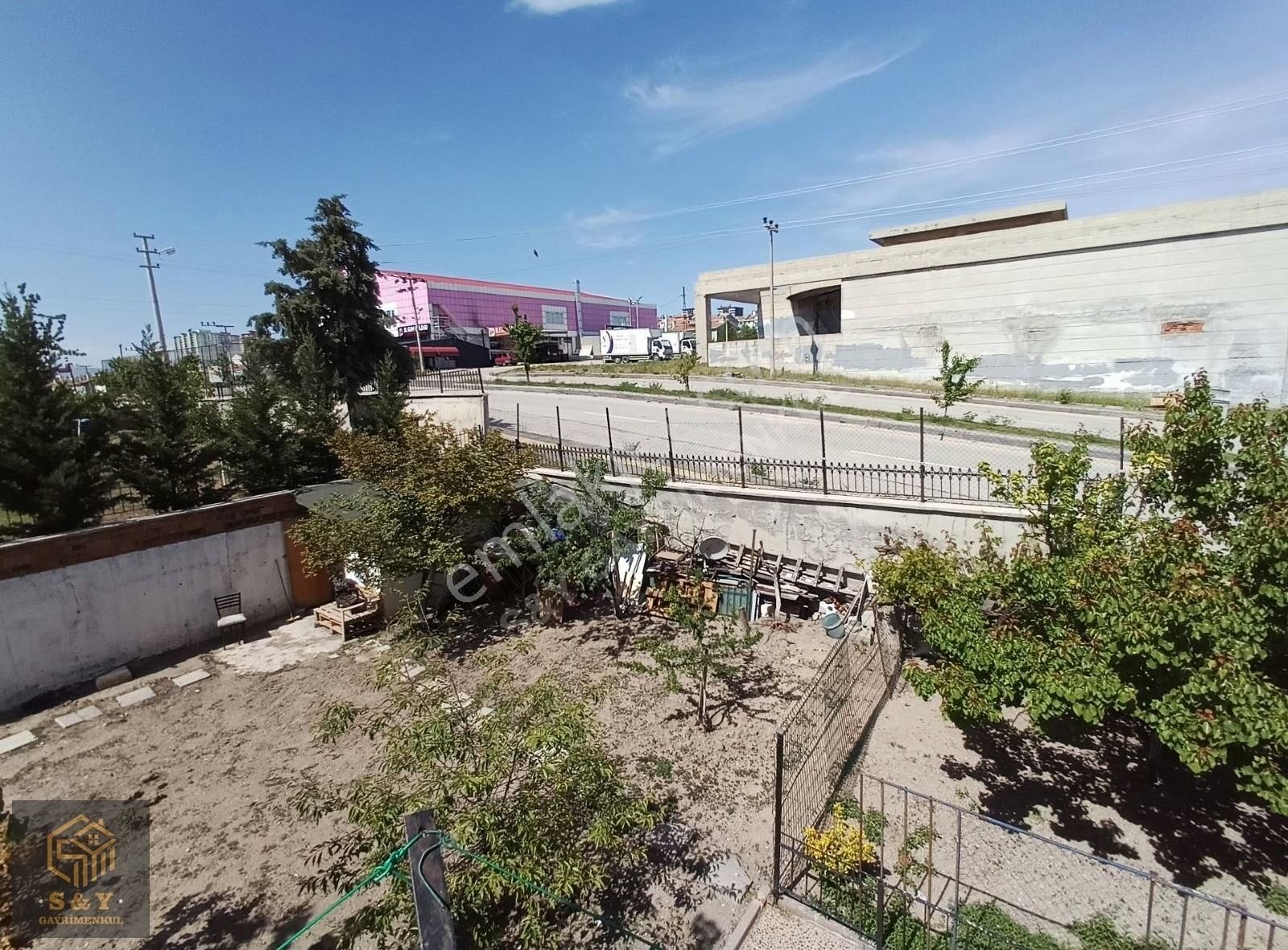 S&y Gayrimenkul'den Törekent Mah 435 M2 Cadde Köşe Cepheli Villa