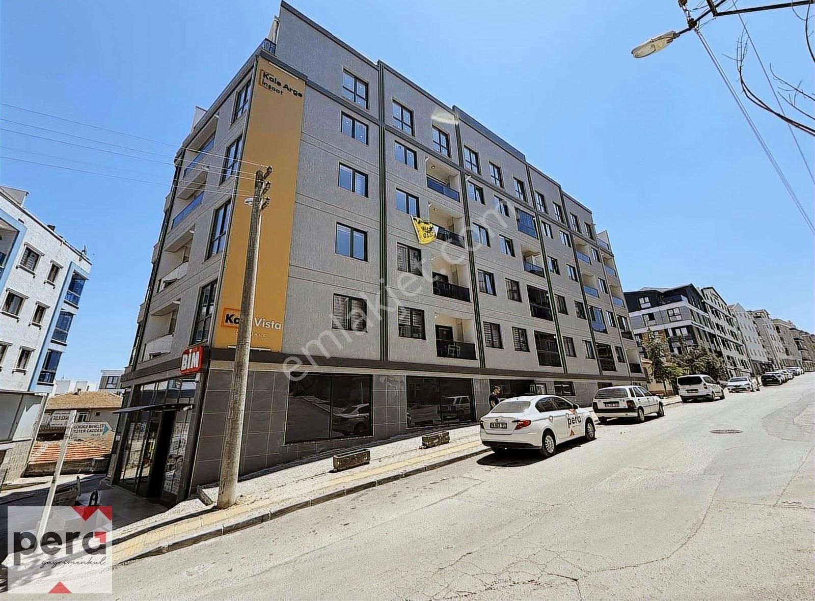 Pera'dan Lüks Eşyalı Yüksek Kira Getirili Mülkiyetli Sıfır Daire