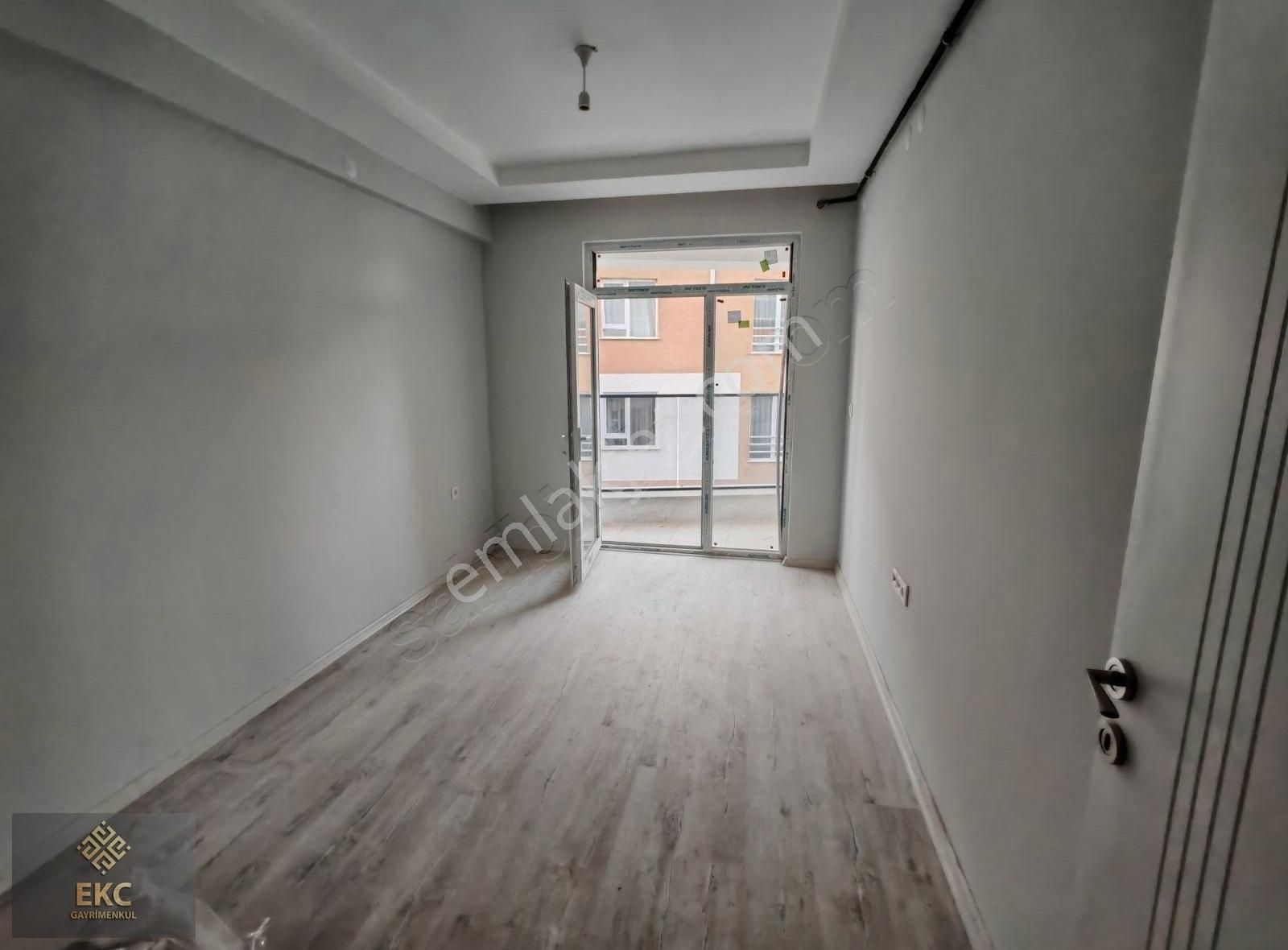 (ekc) Emek Şemsettin Günaltay Caddesi Yakını Uygun Fiyat 1+1