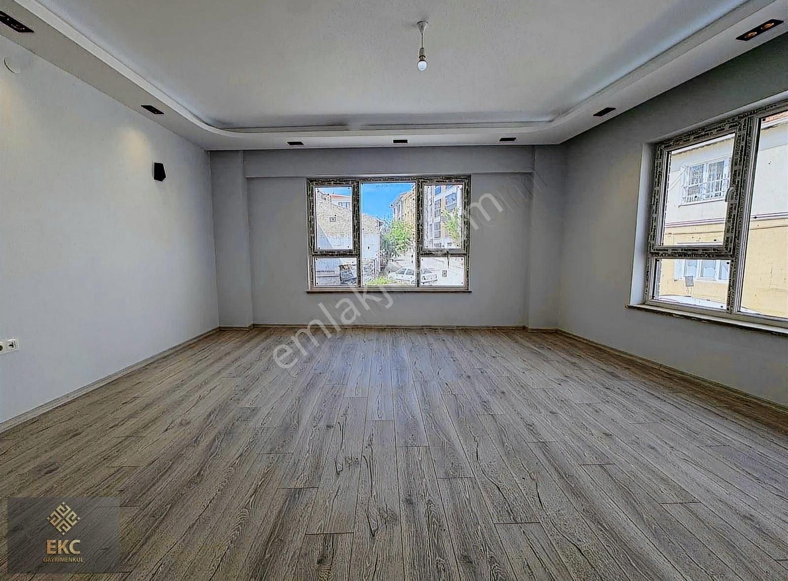 (ekc) Çamlıca Mh. Özel Garajlı-lüks-ebeveyn Banyolu 3+1 Daire