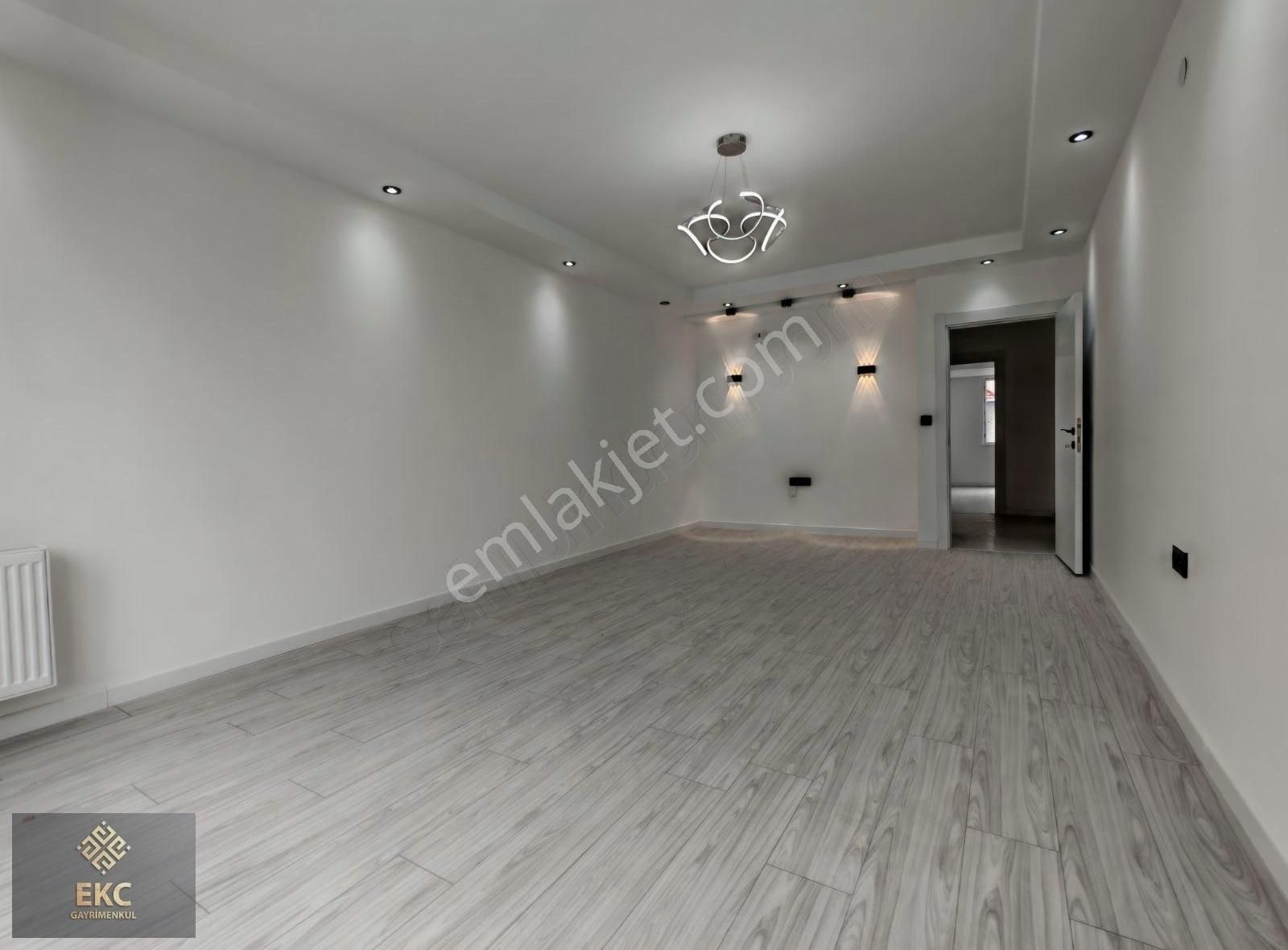 (ekc) Esentepe Eğitimciler Caddesi Dibi İskanlı ^3+1